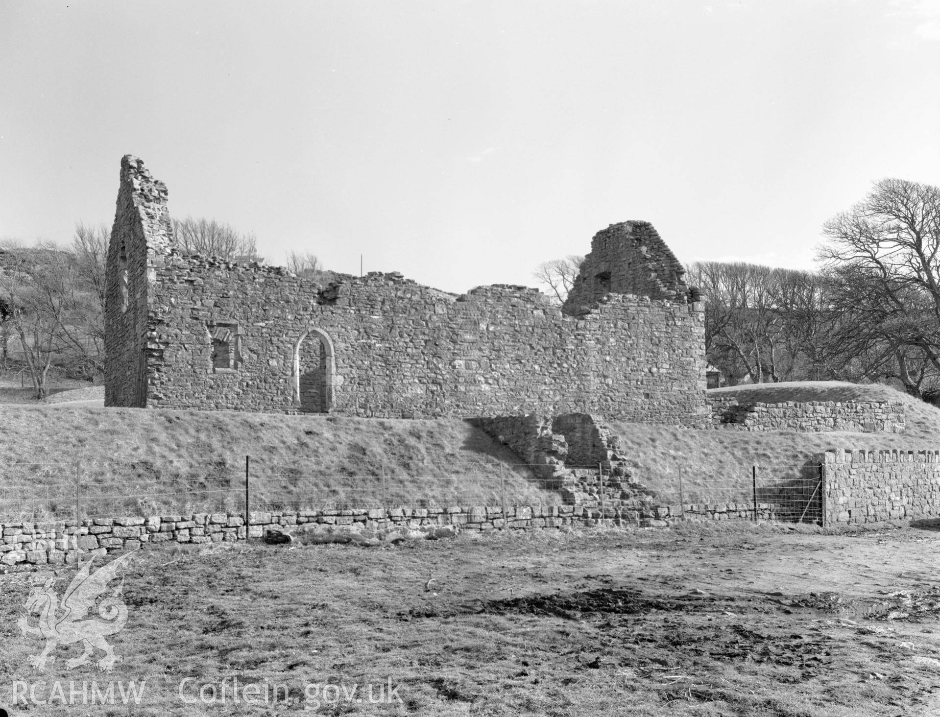 Exterior view of Ogmore Castle, St Brides Major taken 05.04.65.