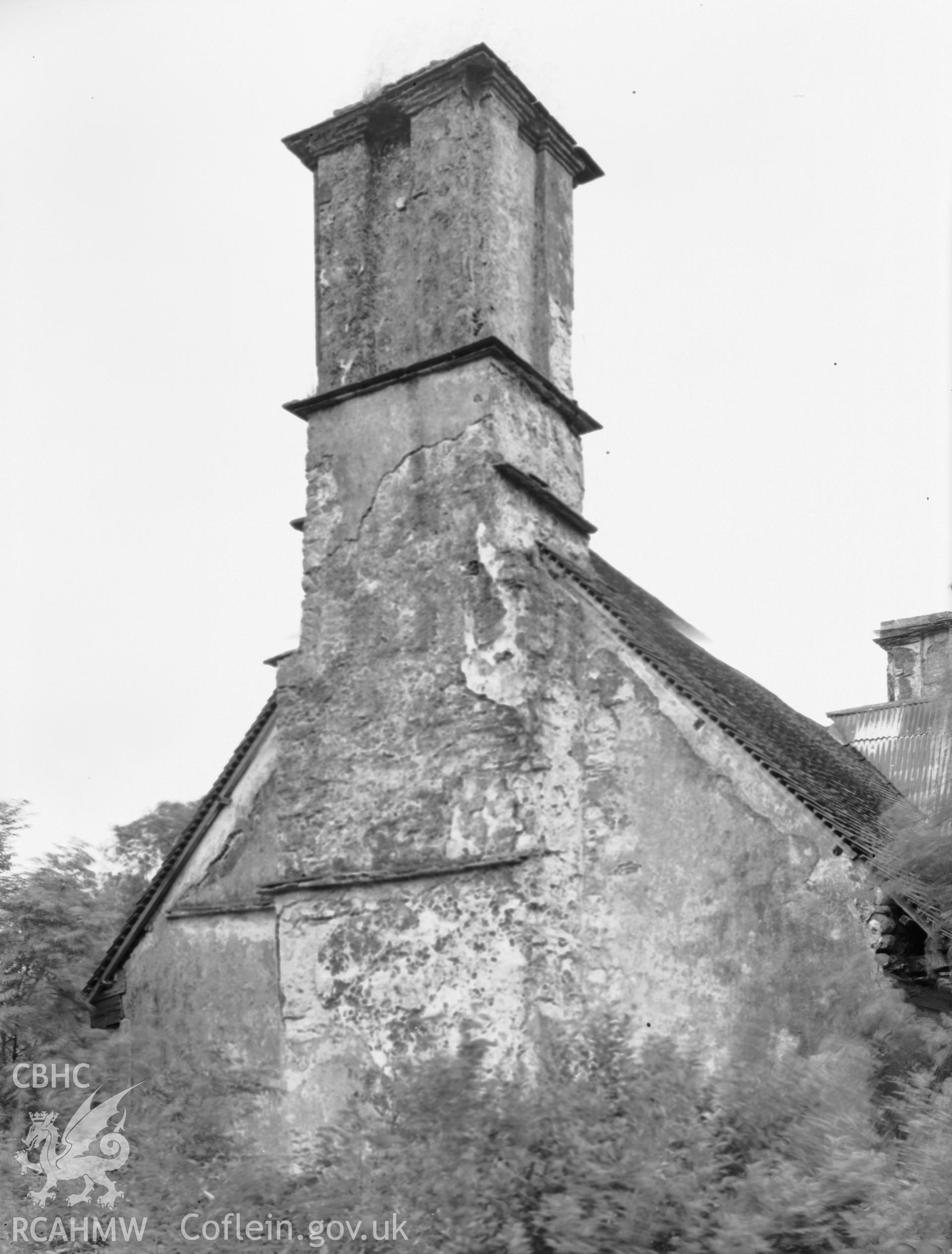 Exterior, chimney