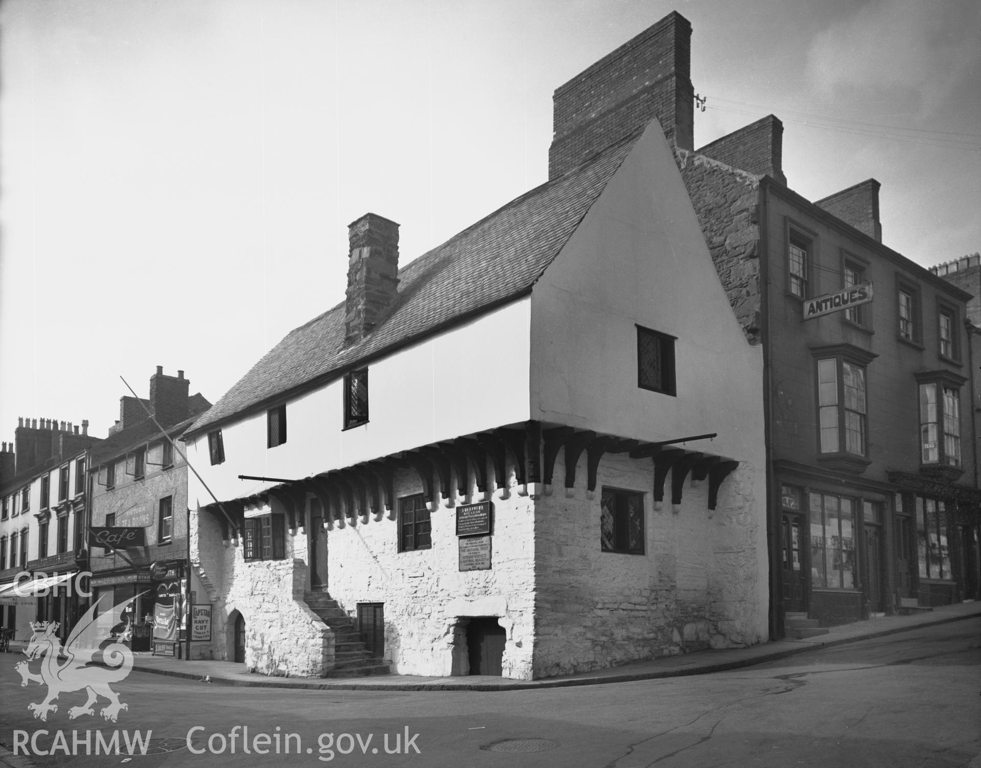 Exterior view of Aberconwy House, Conway, taken 07.12.1950.