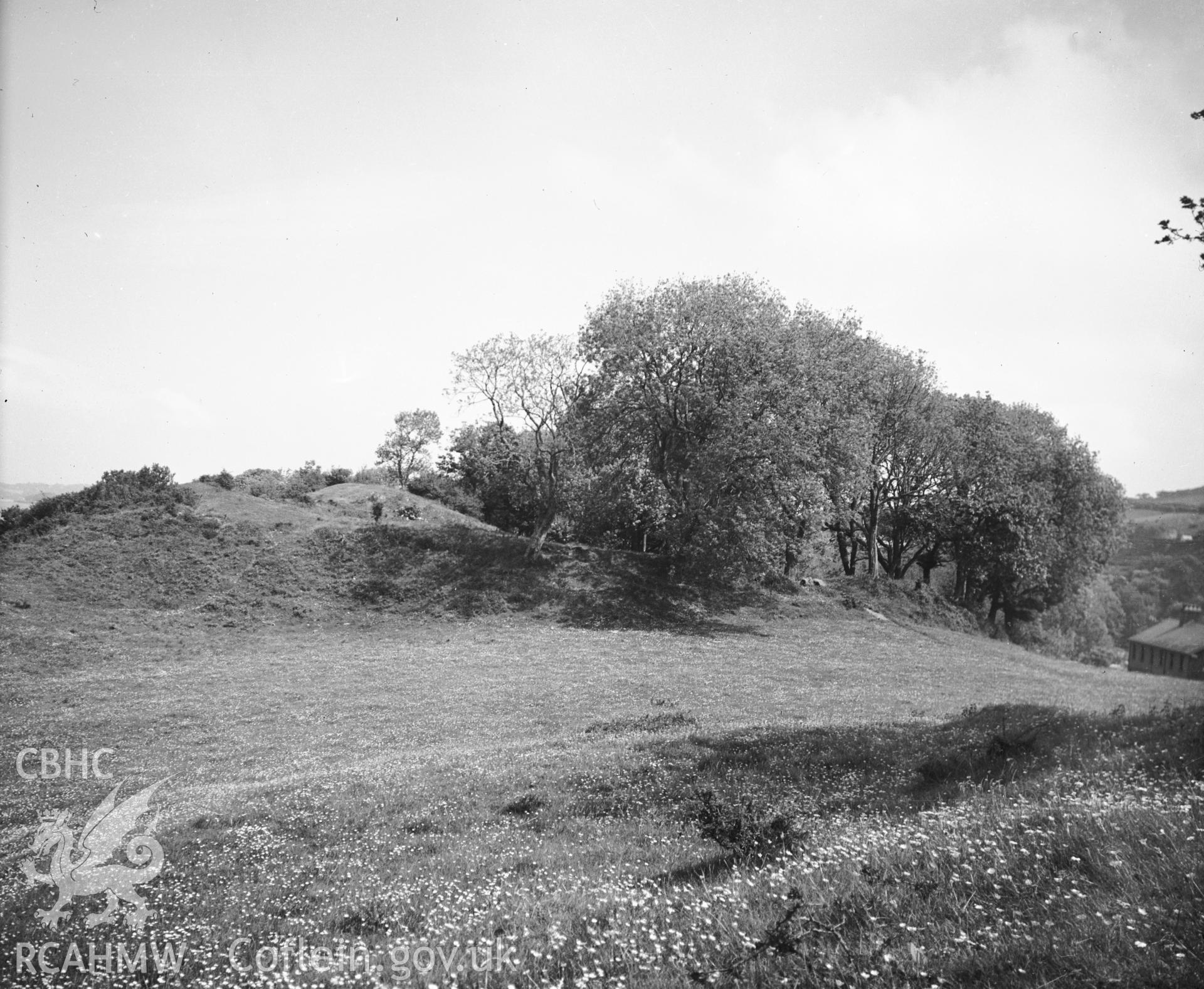 View of Dinas, Llanfair is Gaer, taken 05.09.1946.