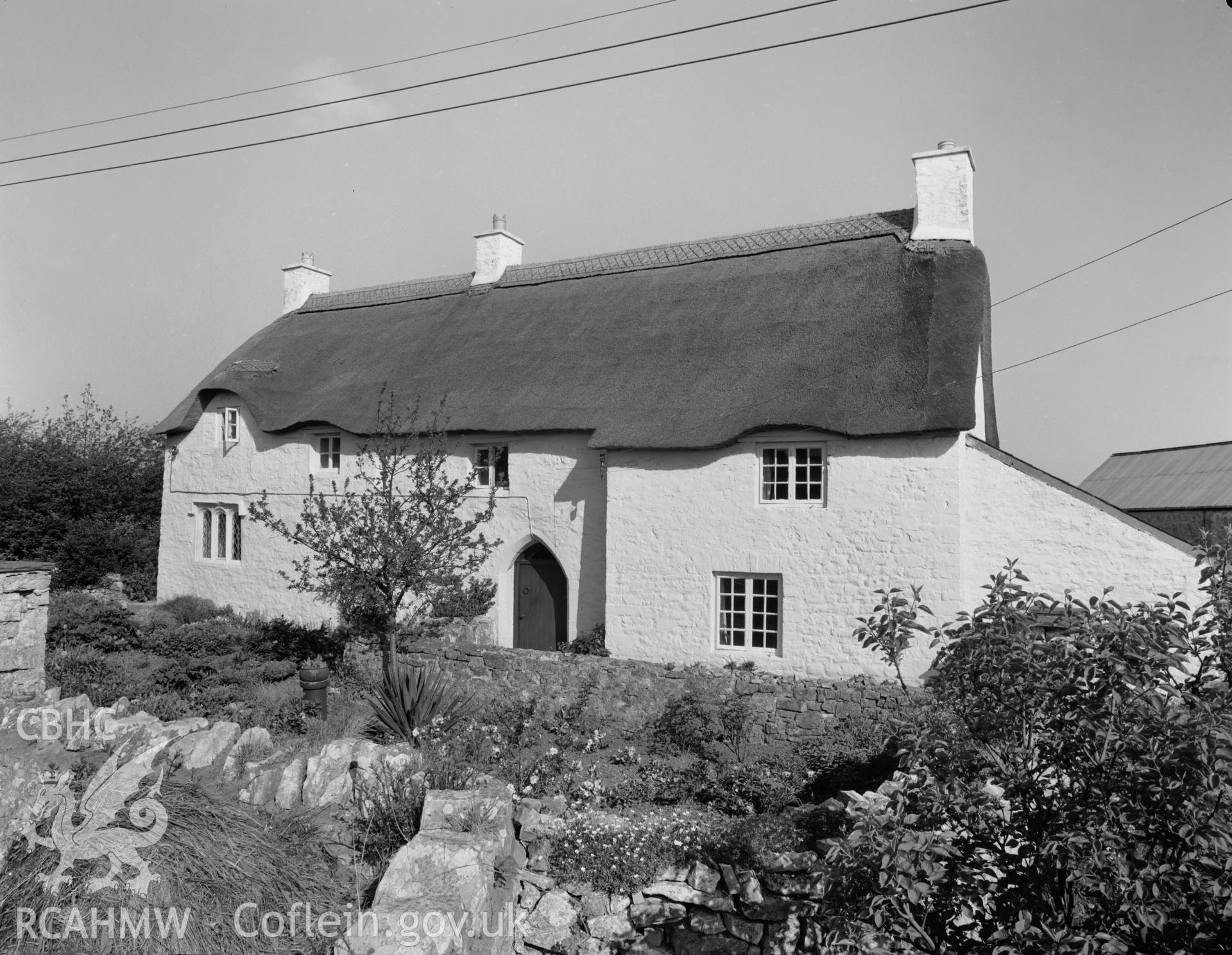 Exterior view of Ty Draw, Llandow, taken 14.05.64.