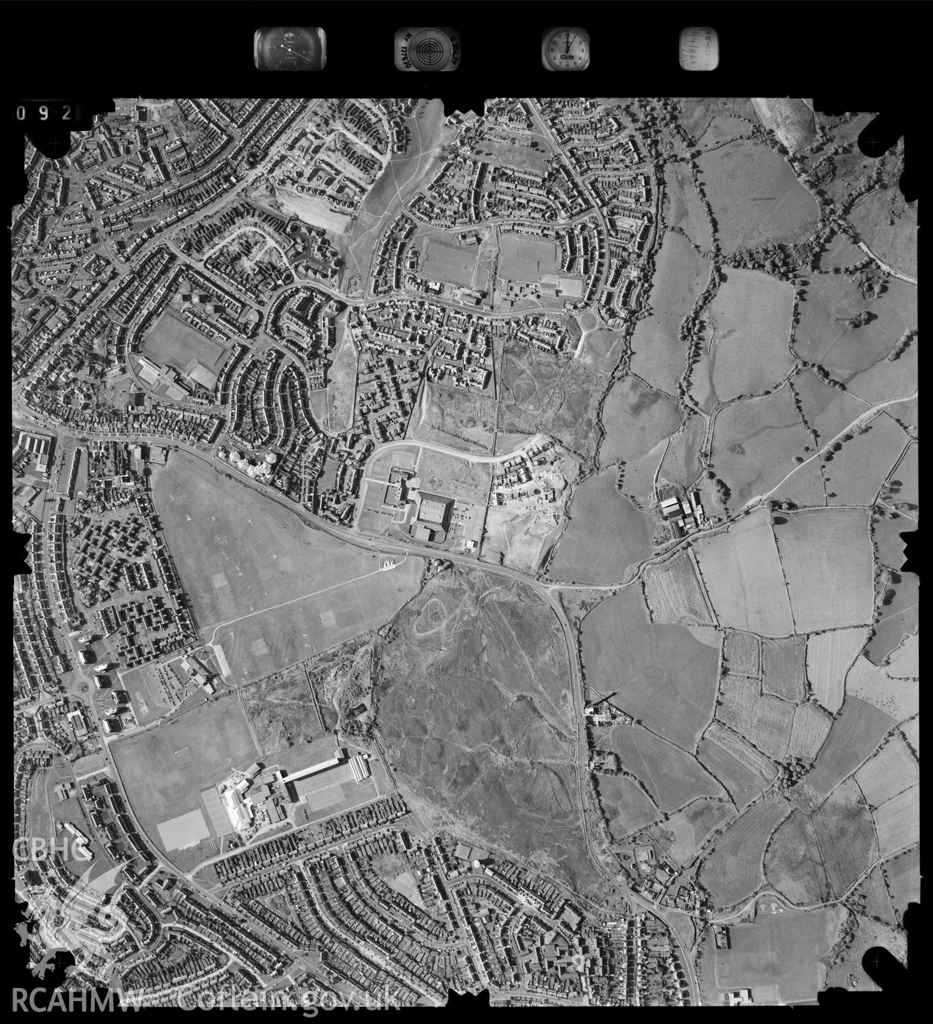 Digitized copy of an aerial photograph showing the Winsh-wen area of Swansea, taken by Ordnance Survey, 1994.