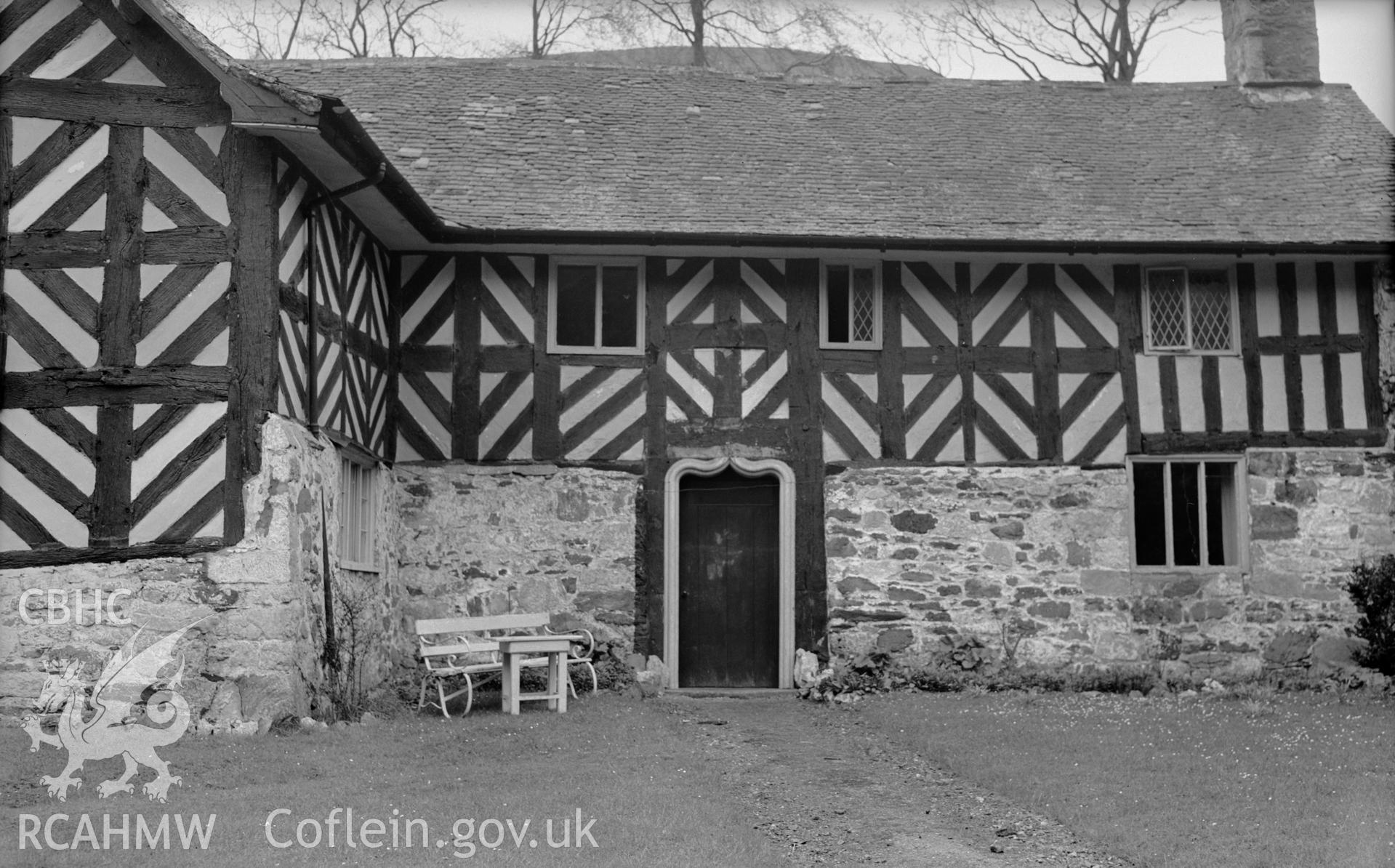 Exterior: doorway in front elevation