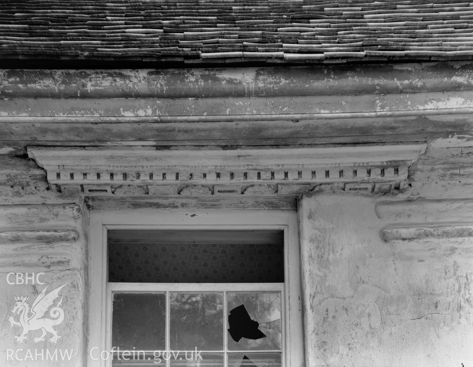 Exterior, window detail