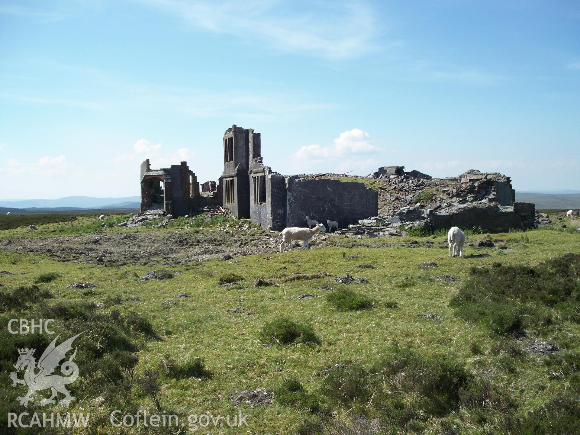 The remains of Gwylfa Hiraethog in 2009. The front (east) and side (north) elevations.