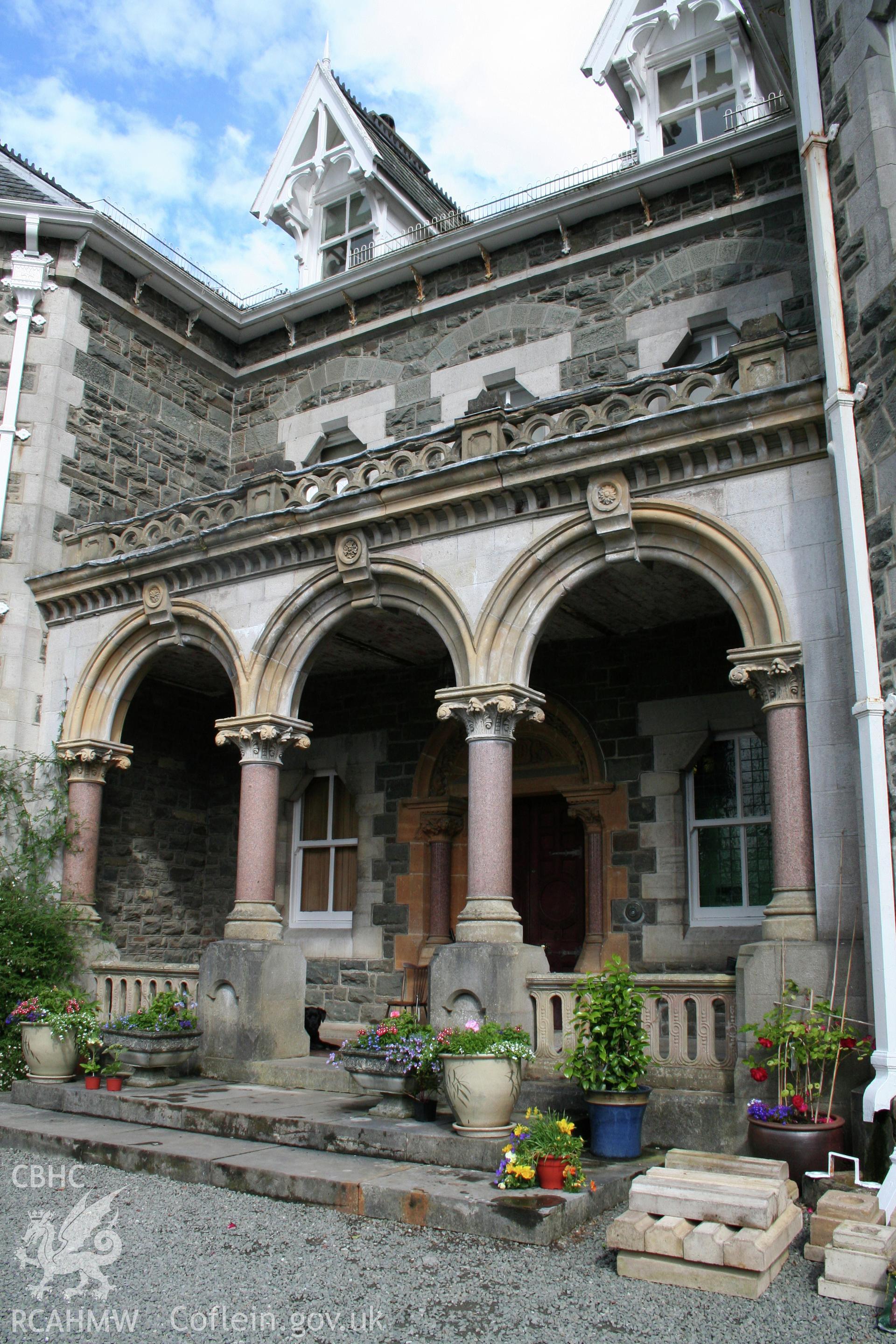 Tyn-y-Coed Mansion, detail of entrance colonnade.