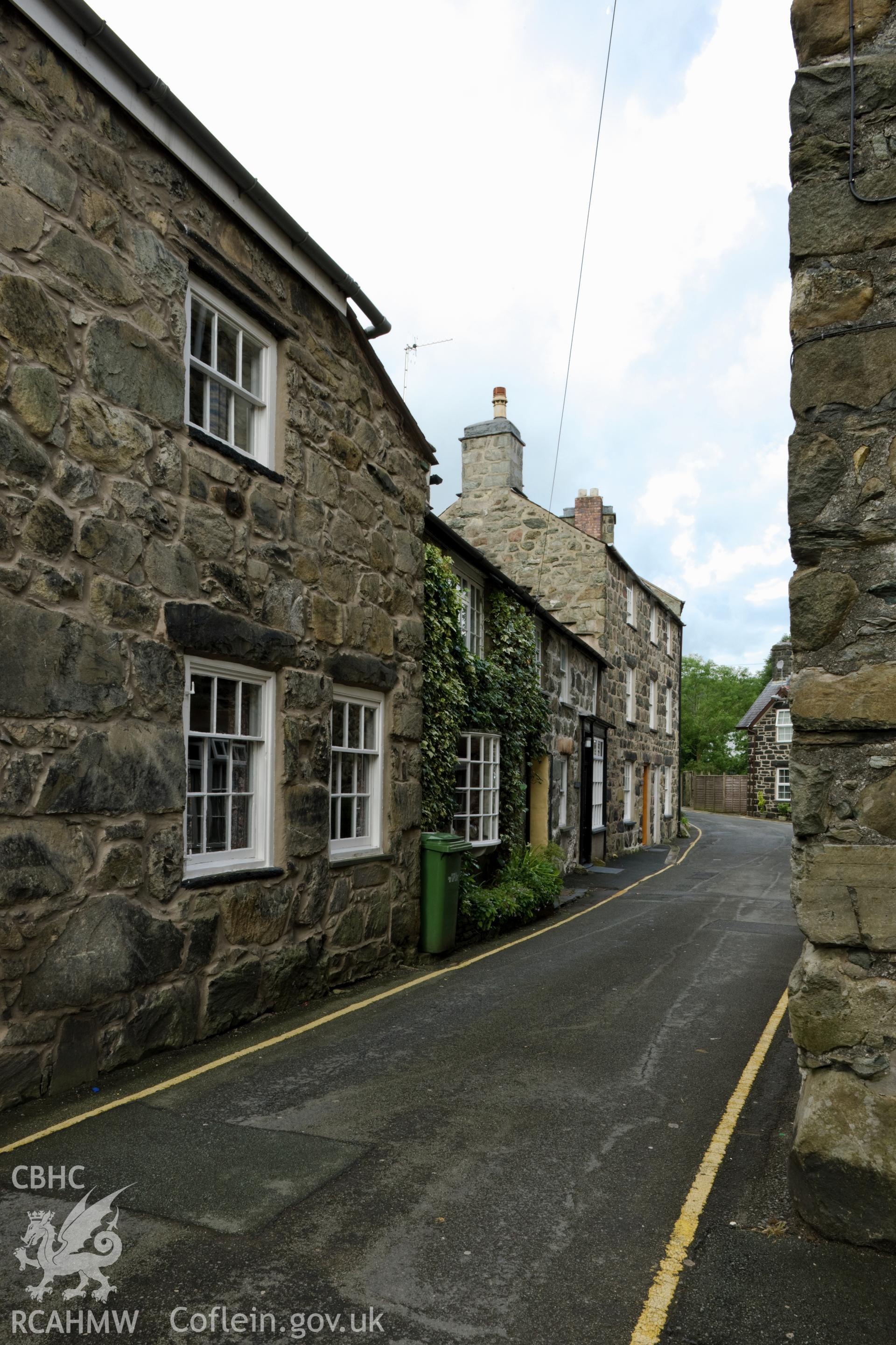 RCAHMW digital photographic survey of Lombard Street, Dolgellau, taken by Iain Wright, 06/07/2009.