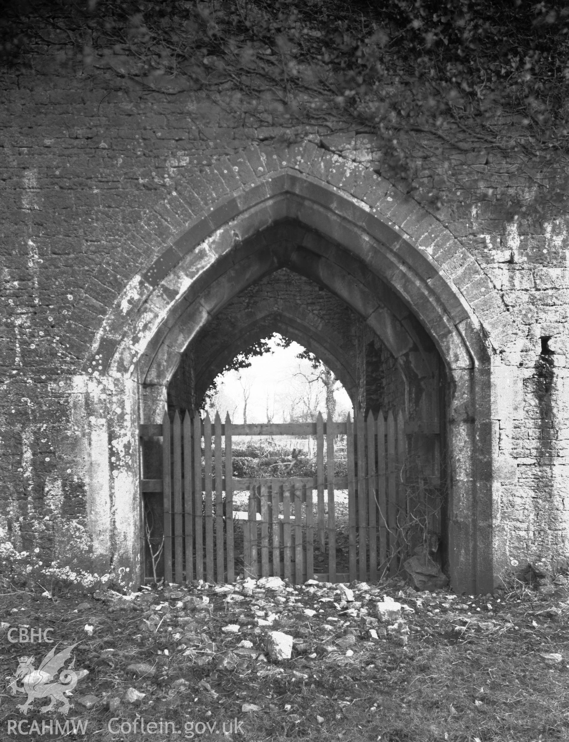 North entrance arch of the gatehouse.