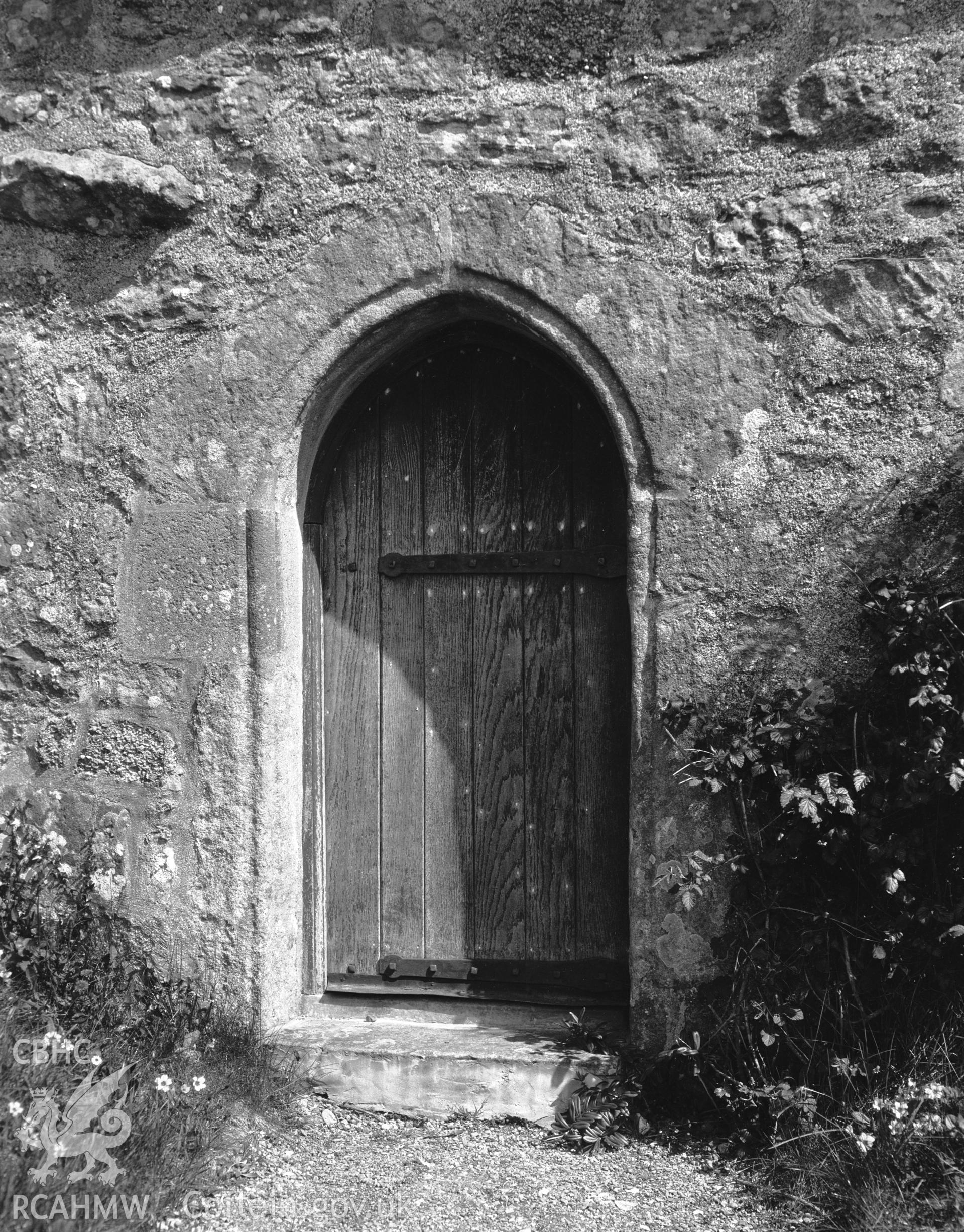 Doorway south transept, west wall