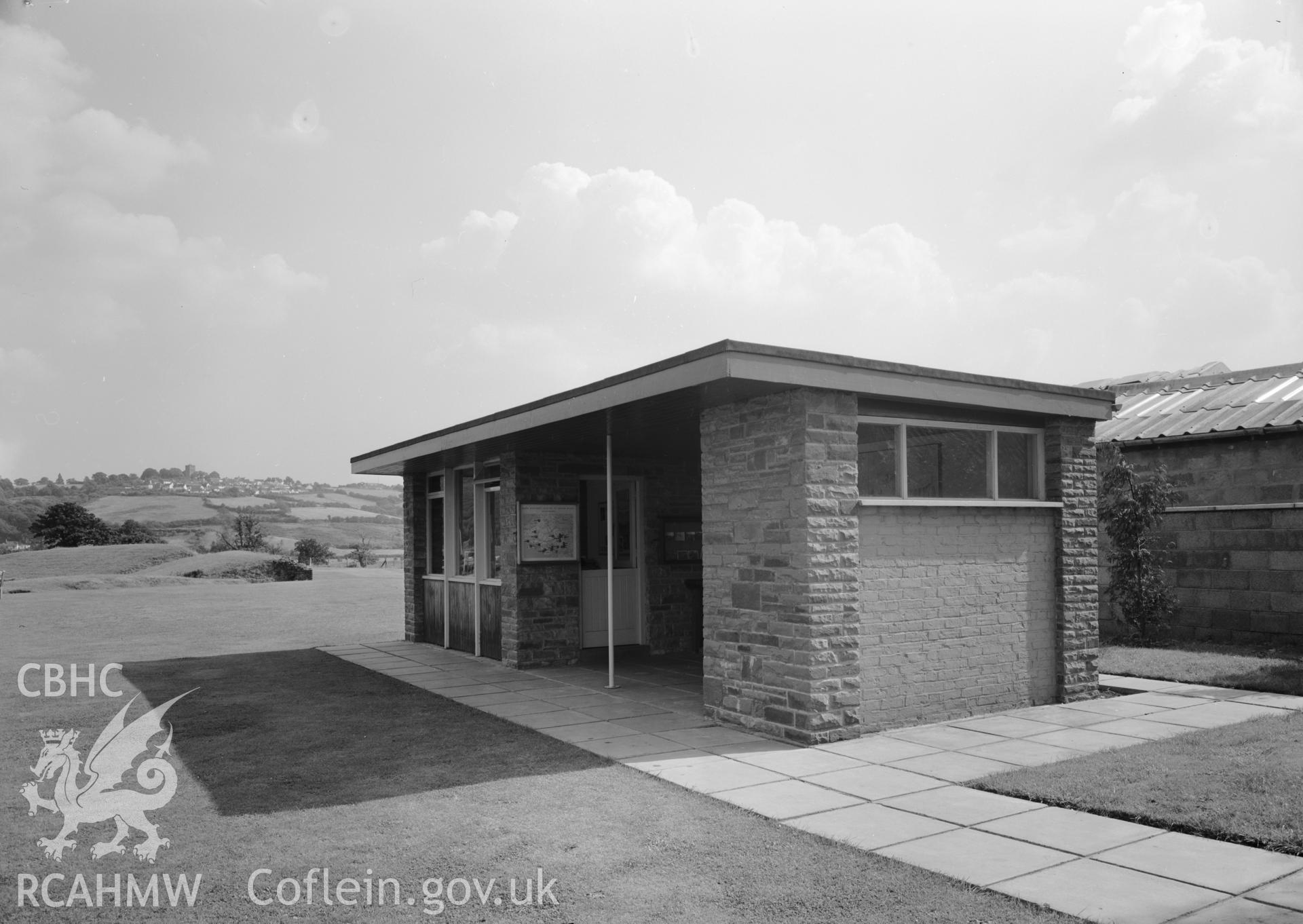 D.O.E photographs of Caerleon Amphitheatre. Ticket Office.