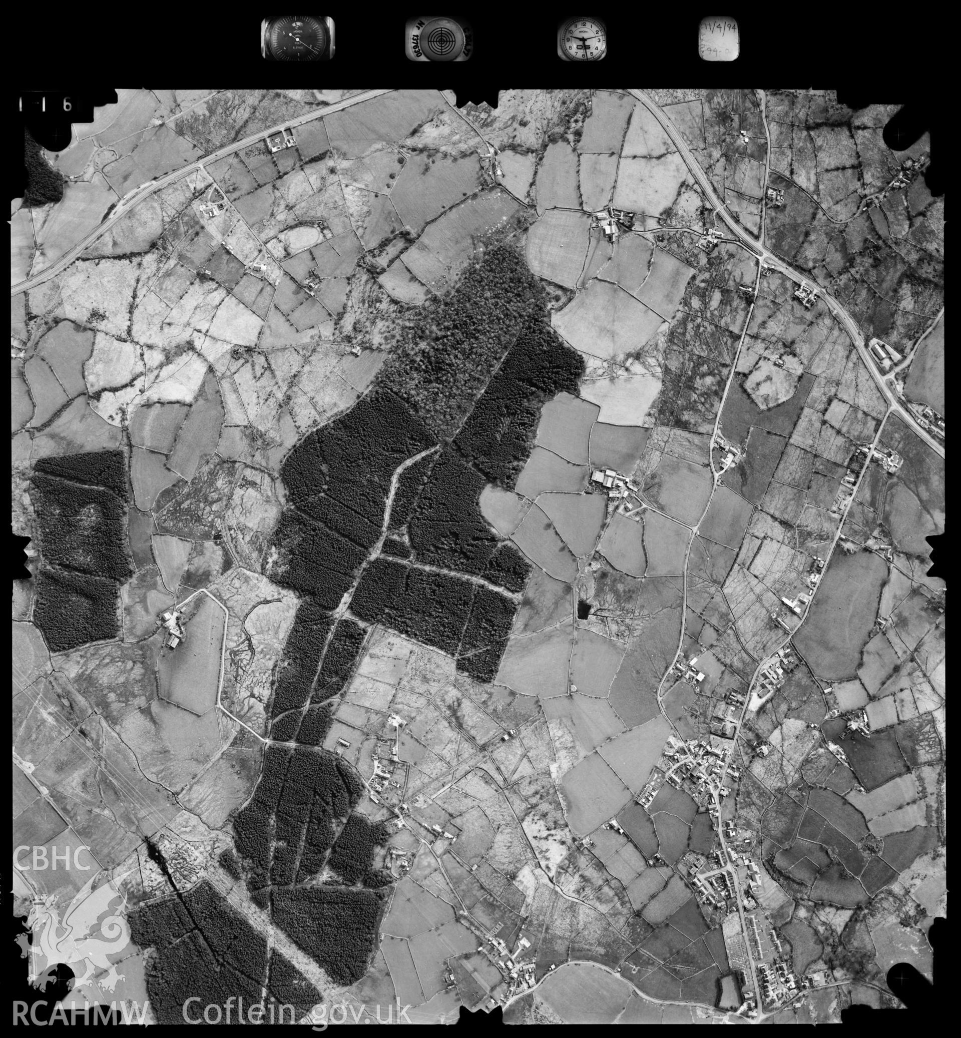 Digitized copy of an aerial photograph showing the Waun area, taken by Ordnance Survey, 1994.