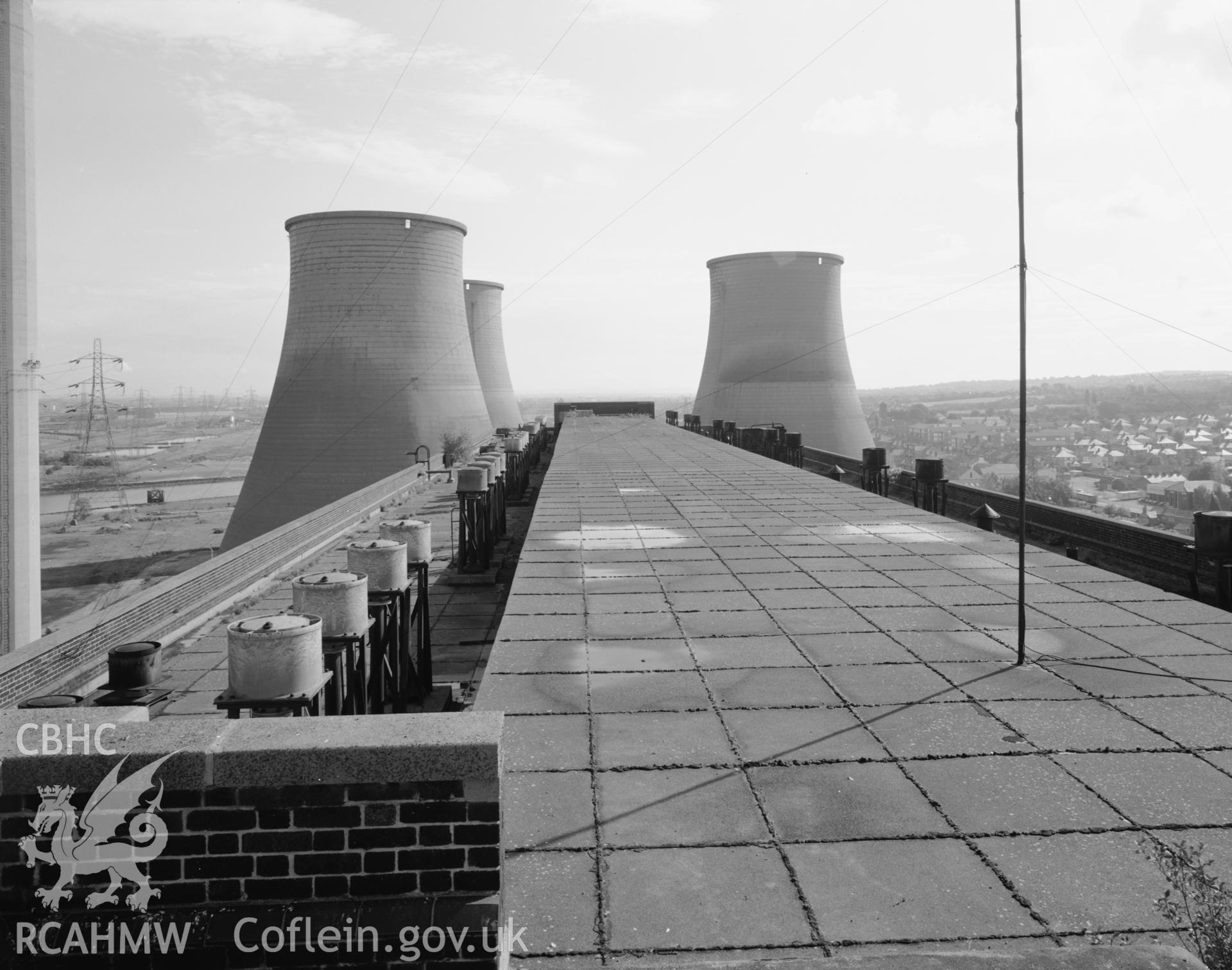 Cooling towers. NA/FL/93/014