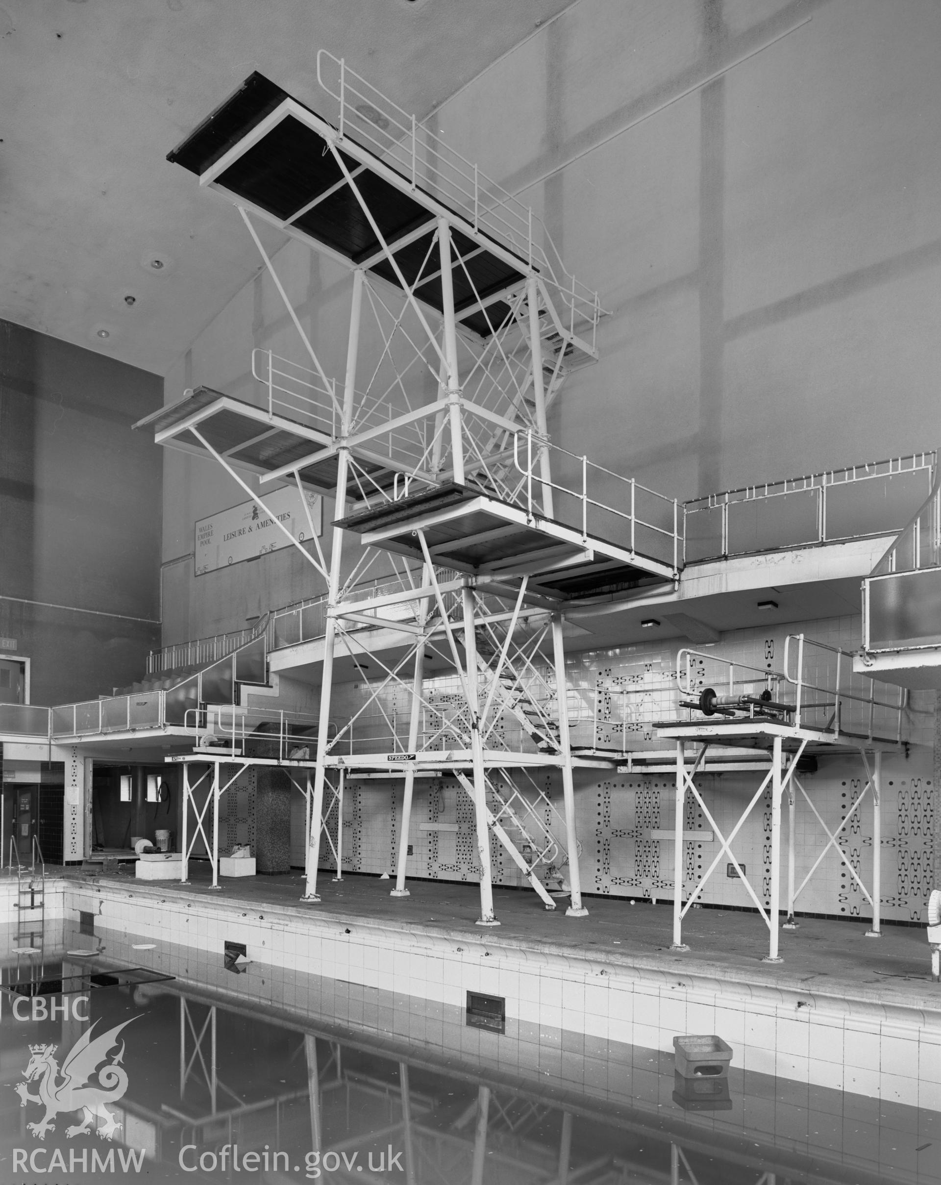 Diving boards  NA/GL/99/023