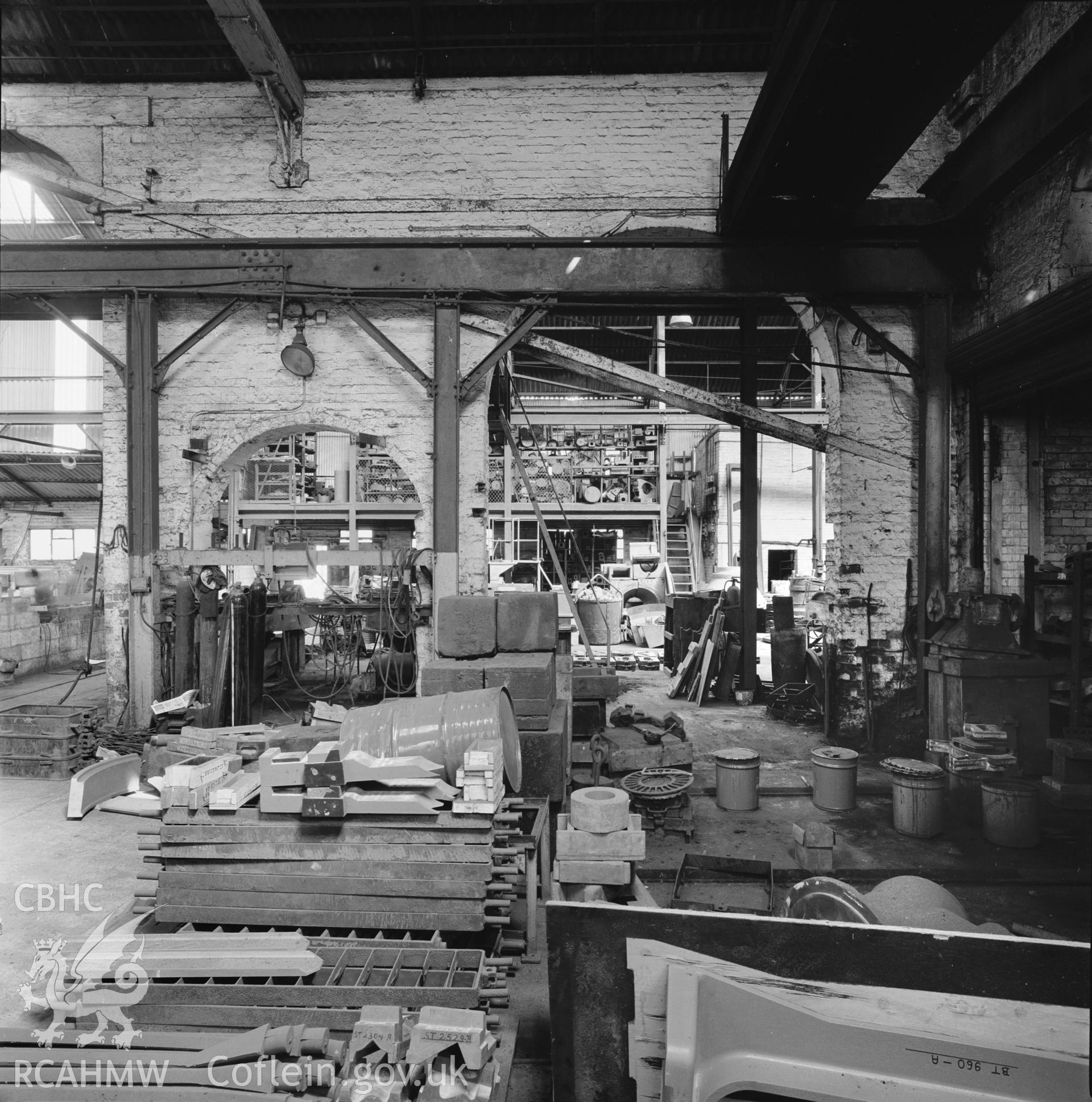 Casting floor at S end