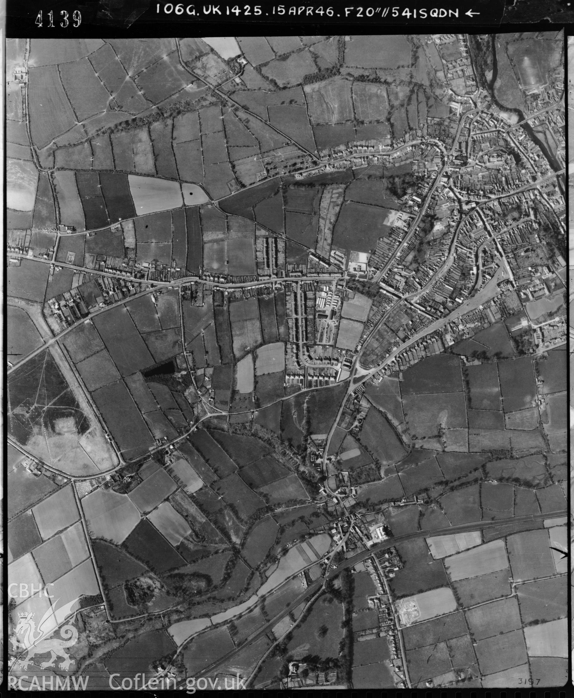 Black and white vertical aerial photograph taken by the RAF on 15/04/1946 centred on SM94031481 at a scale of 1:10000. The photograph includes part of Haverfordwest community in Pembrokeshire.