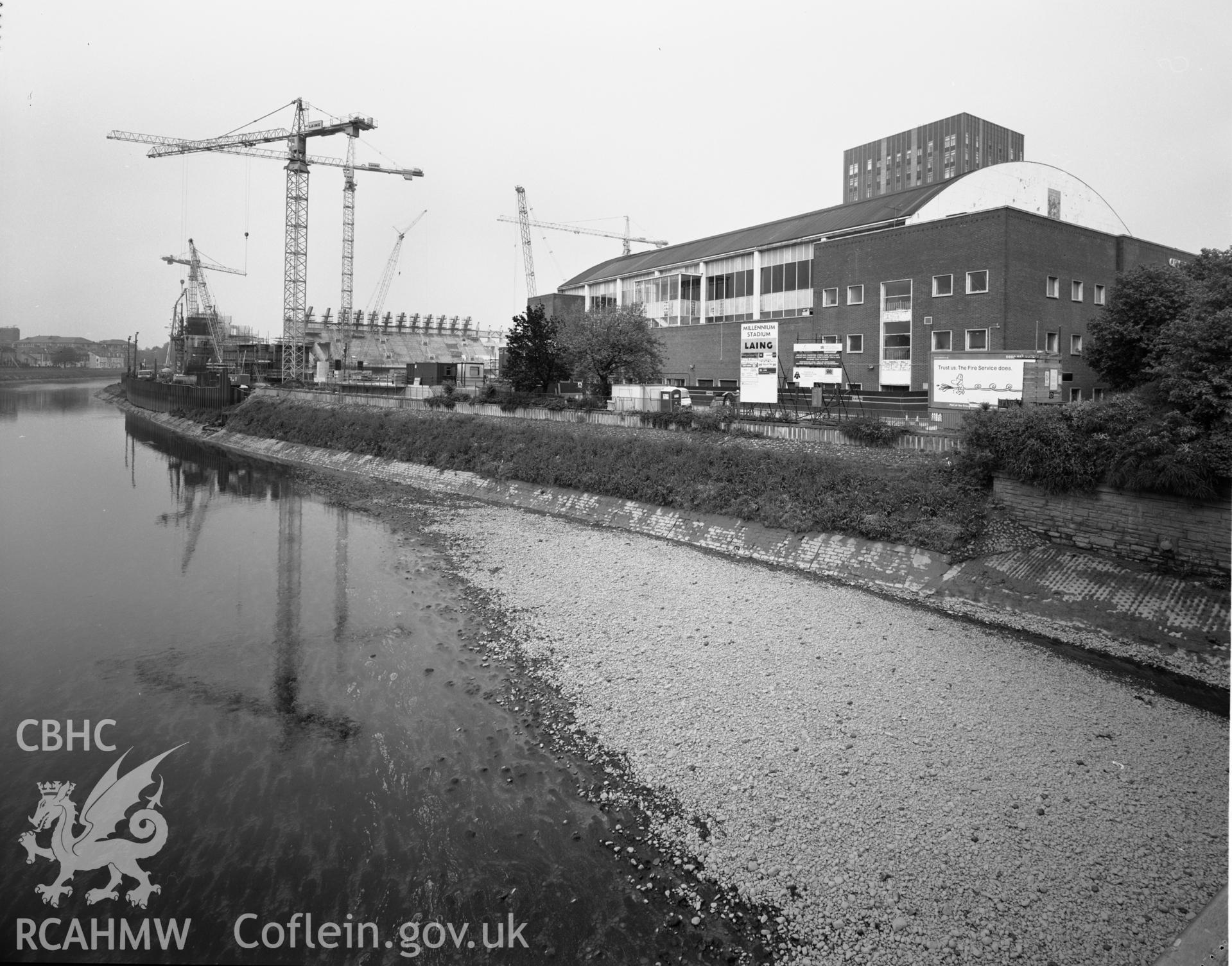 Exterior from road bridge  NA/GL/99/023