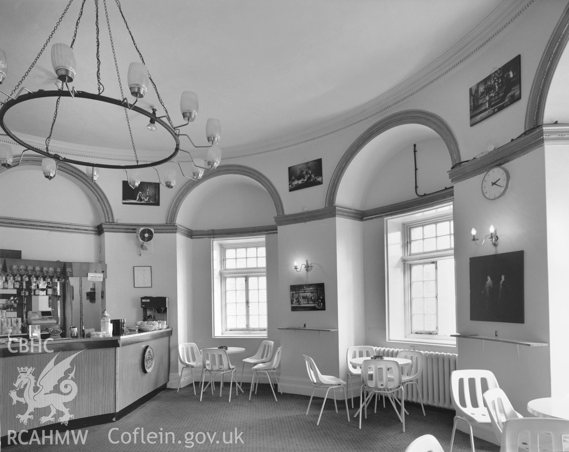 Circle Bar