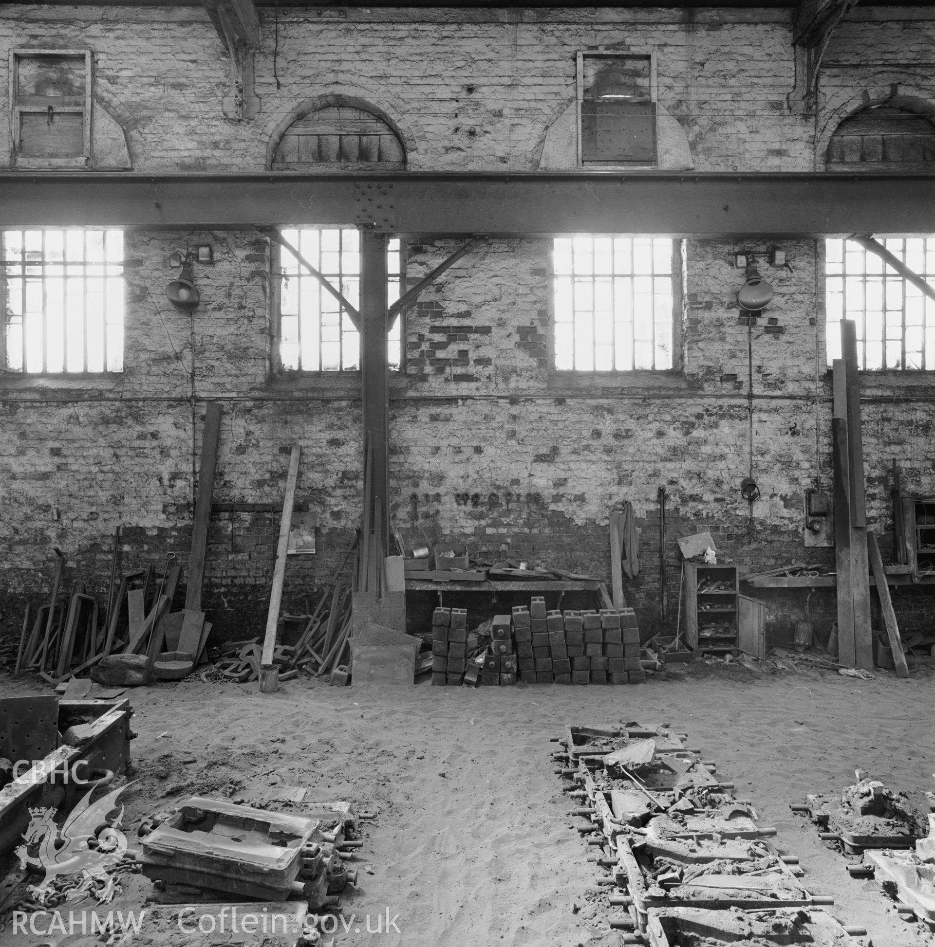 Mould boxes on sand-bed floor of cast house