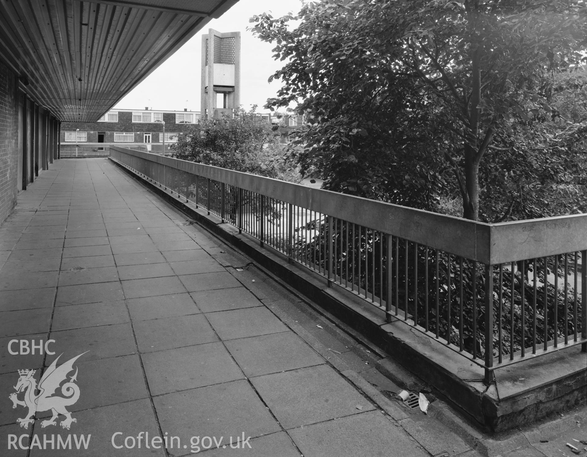 Upper level walkway outside supermarket - viewed from N