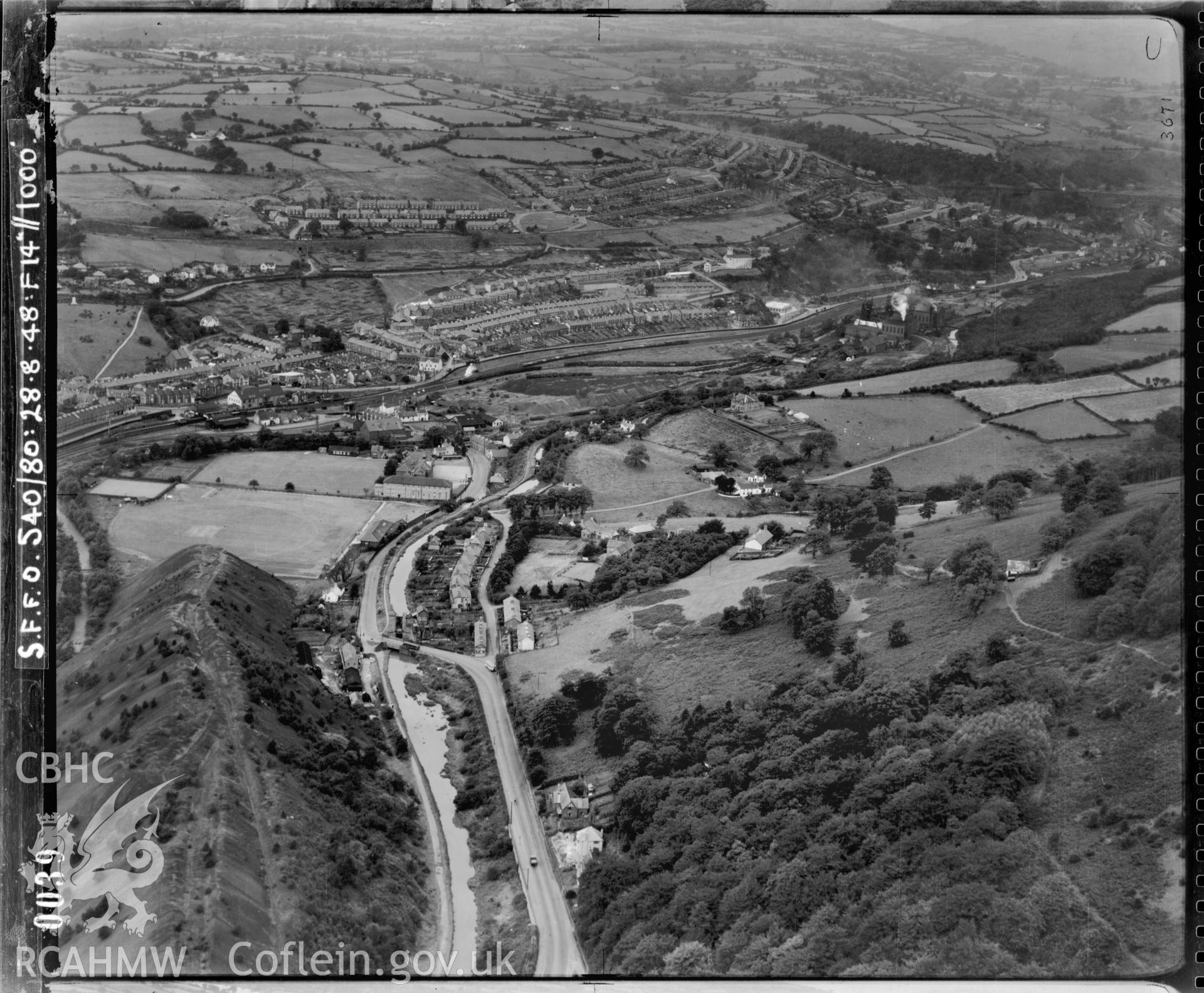 Black and white aerial photograph centred on the Newbridge area taken by the RAF on 28/08/1948