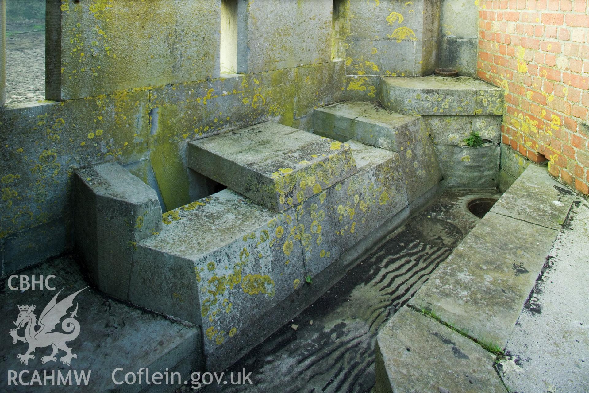 Roof drain detail.