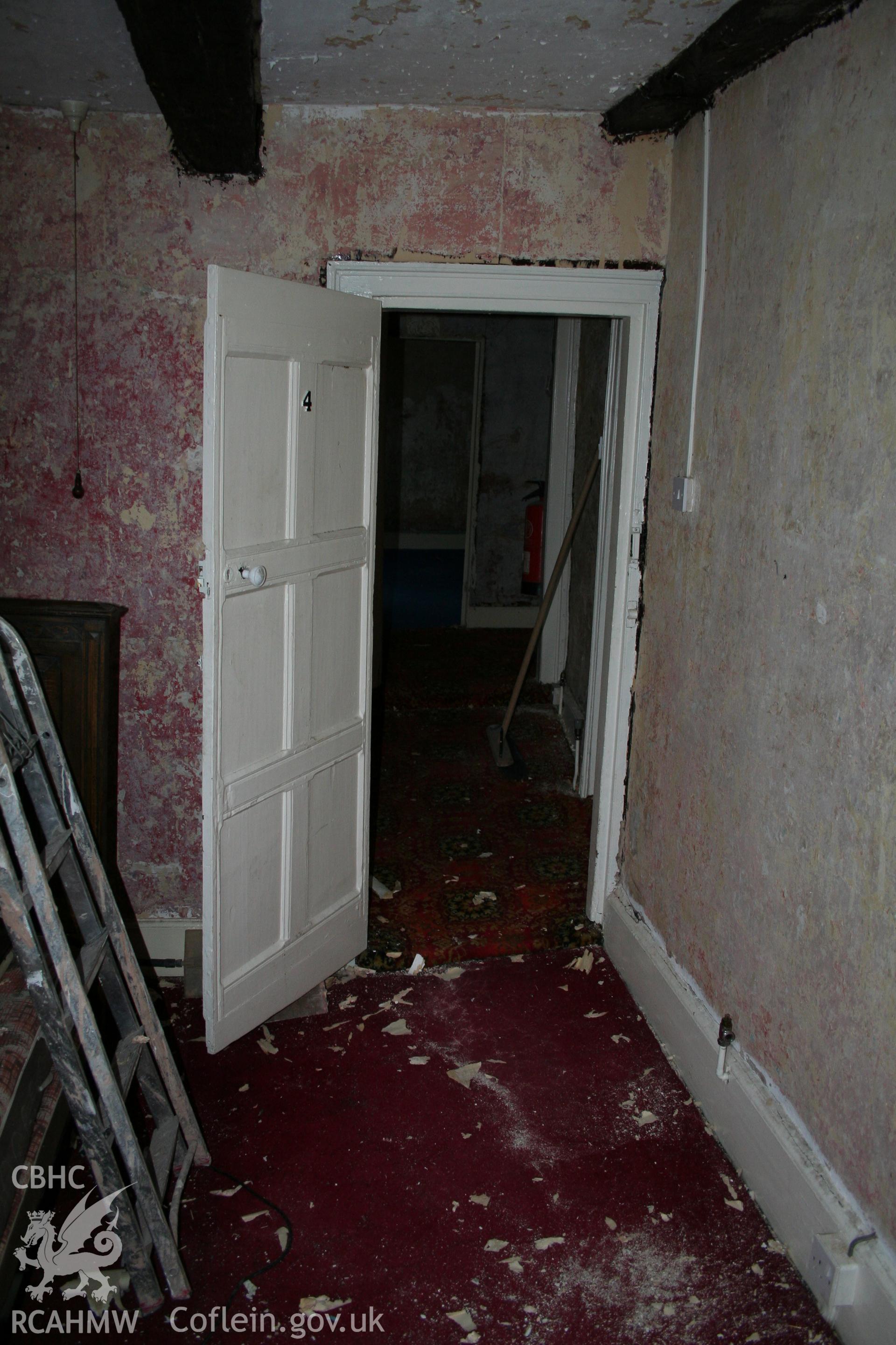 The King's Arms, Abergavenny. Interior, first-floor framed partition over left-unit post & panel.