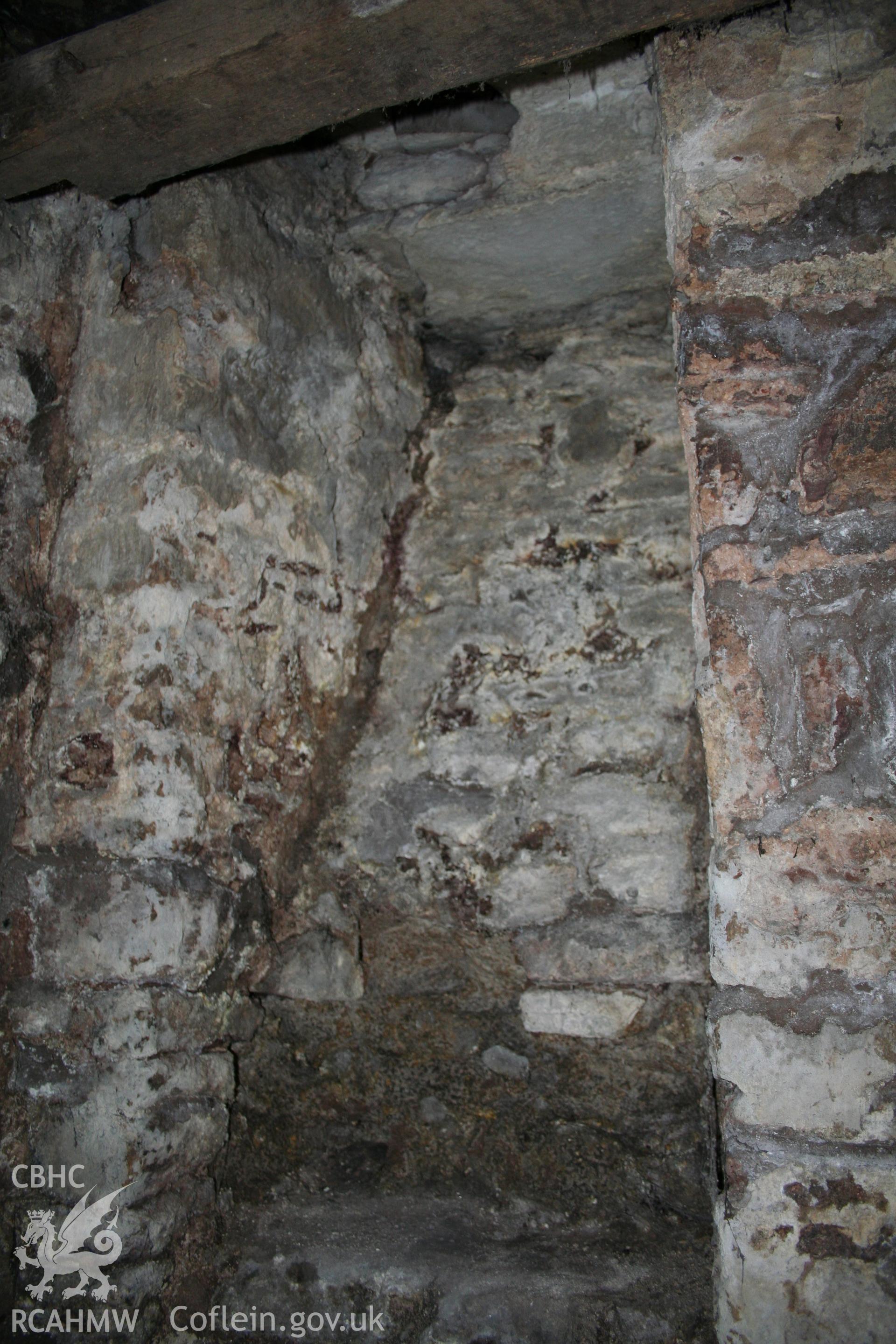 The King's Arms, Abergavenny. Interior, window in blocked cellar stair under left-unit to east front.