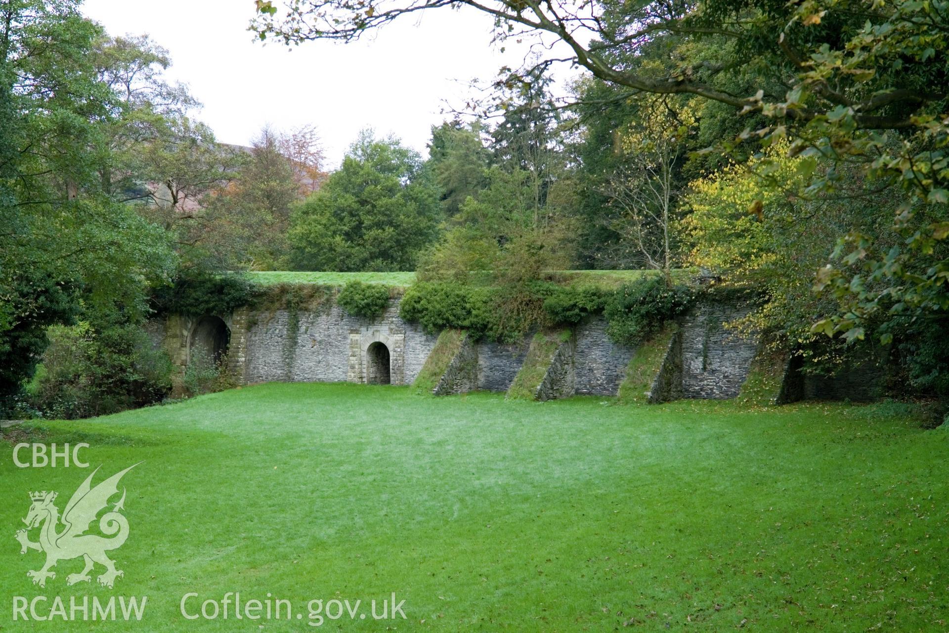 RCAHMW digital photographic survey of Pentrefelin Tramway Viaduct, by Iain Wright, 31/10/2006.