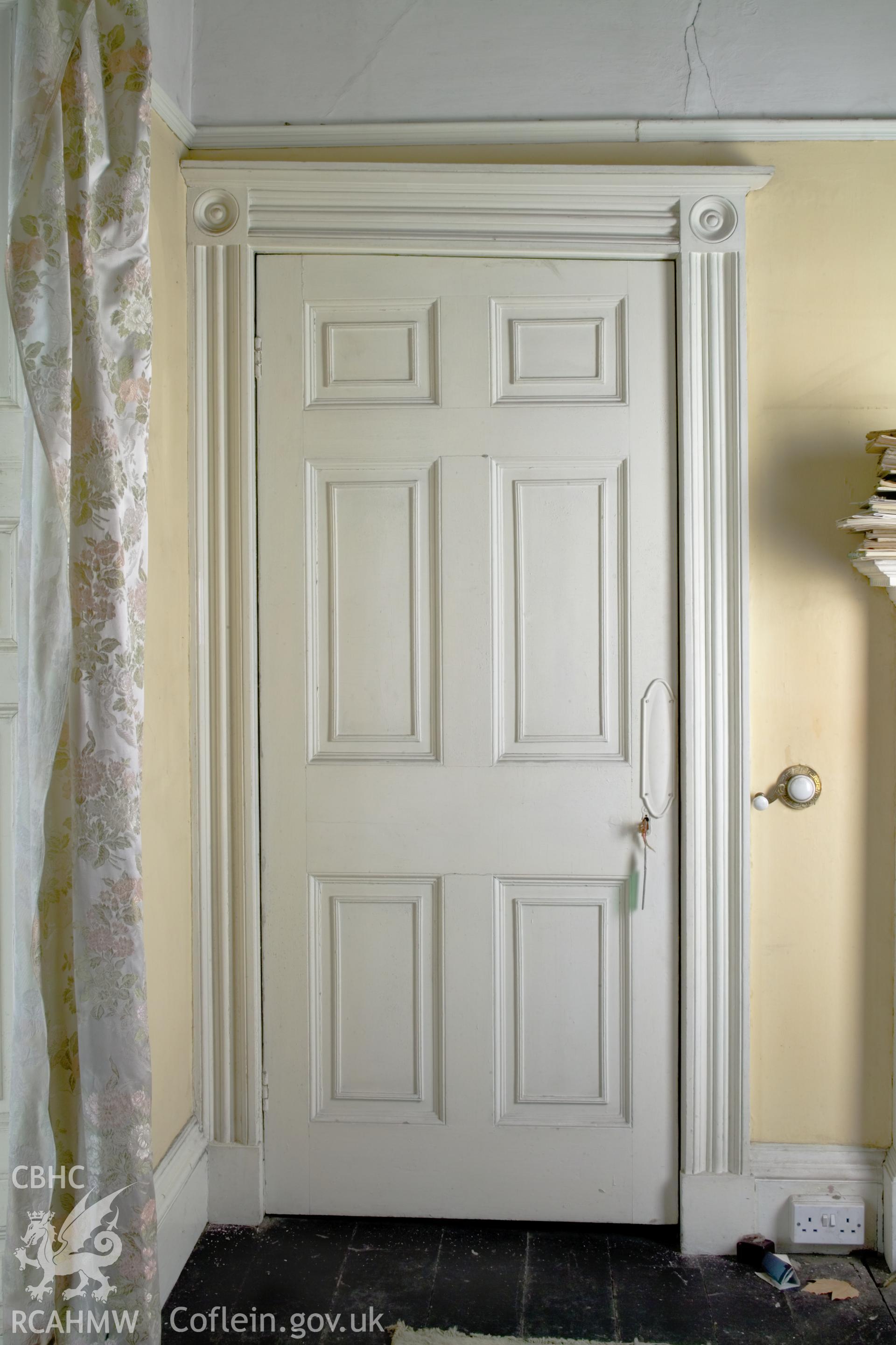 Close-up of cupboard door.