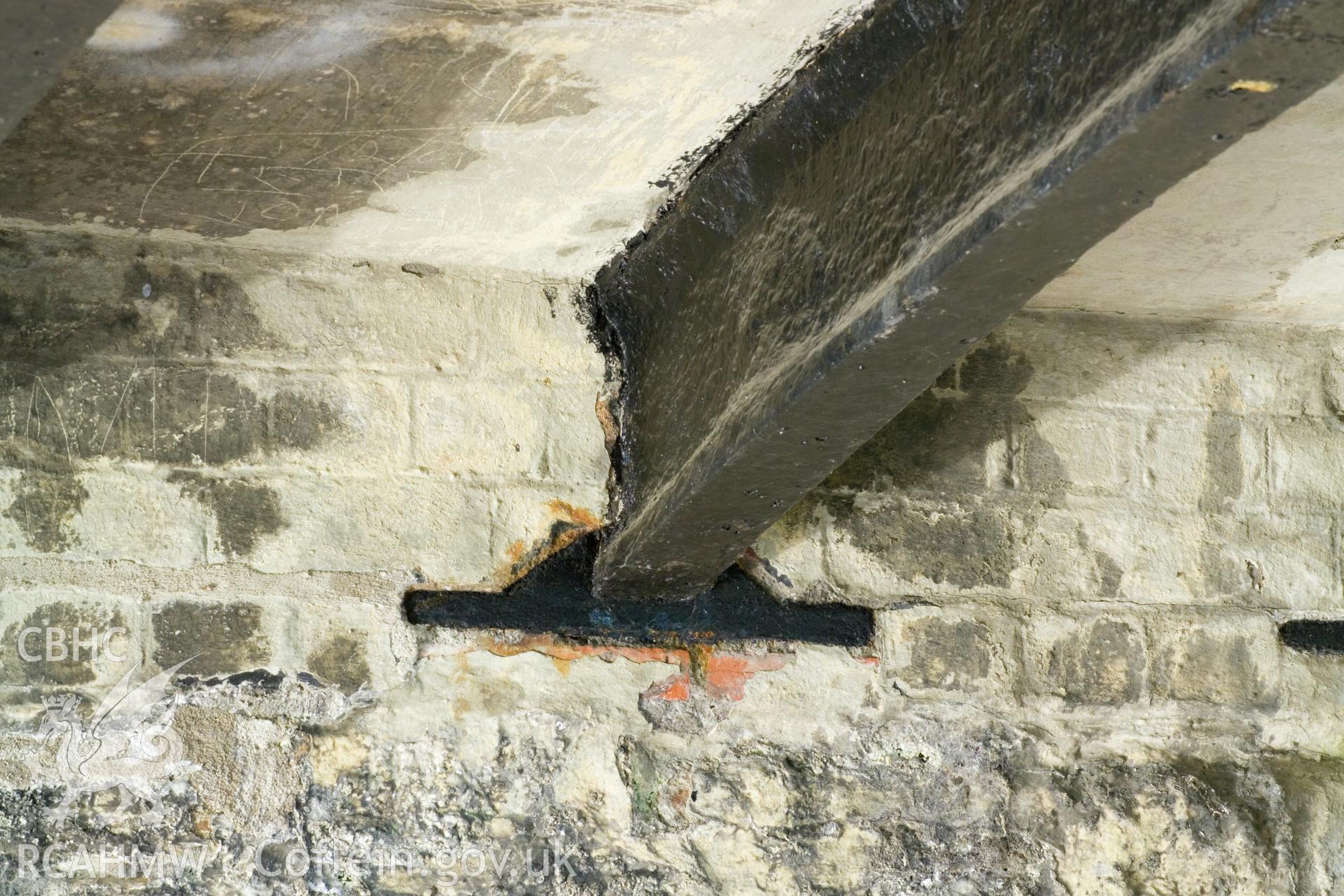 Close up detail of arch and support.
