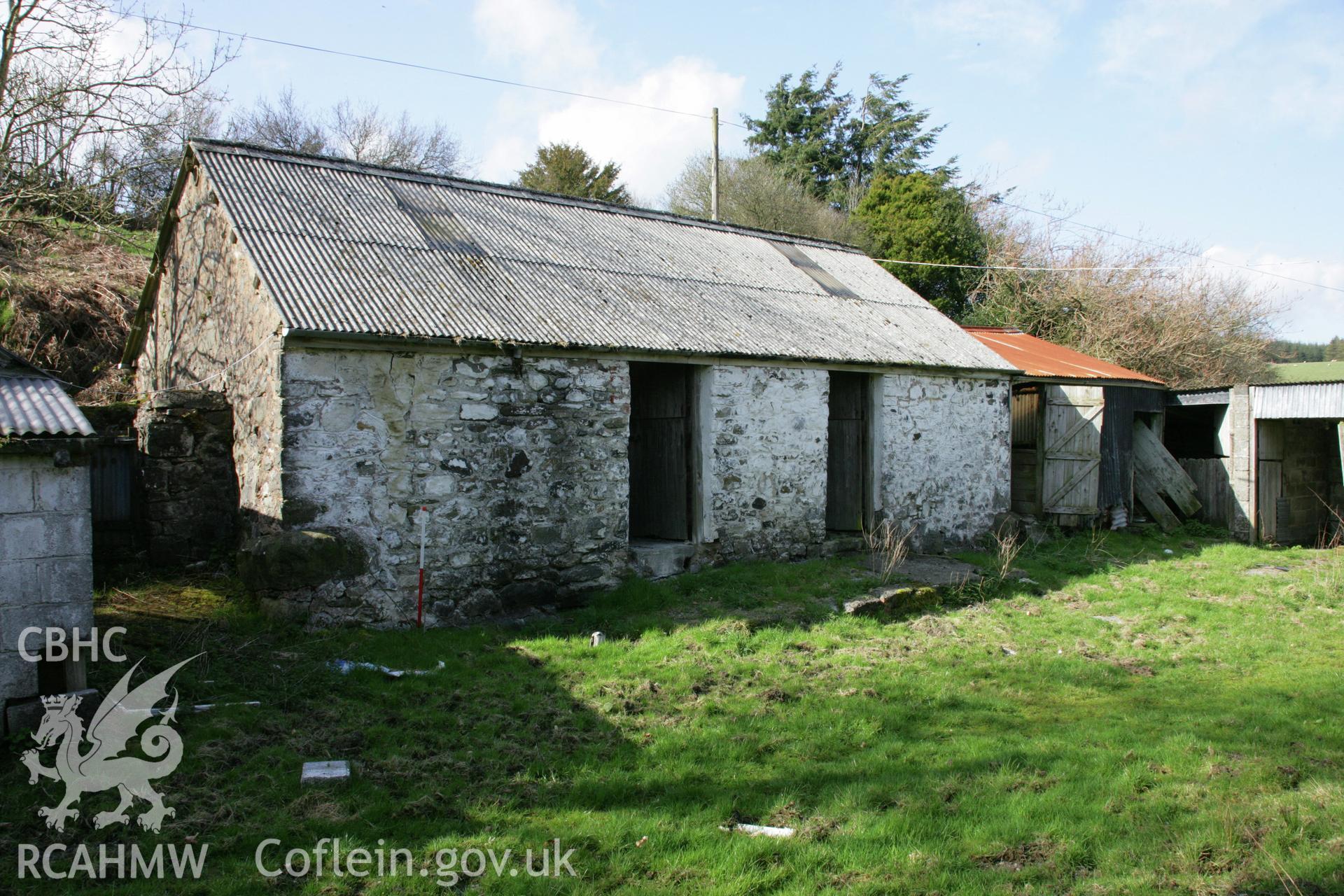 Spite Inn: barn on north side of yard, general view from south