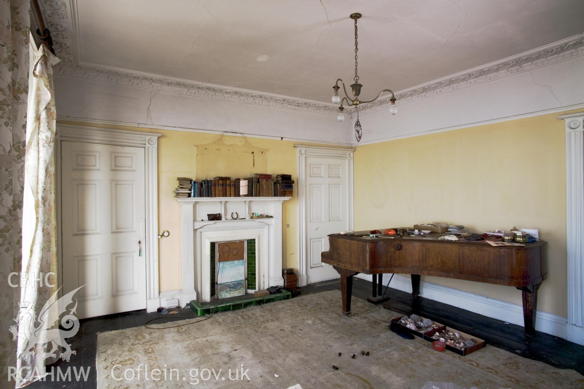 Front first floor room.