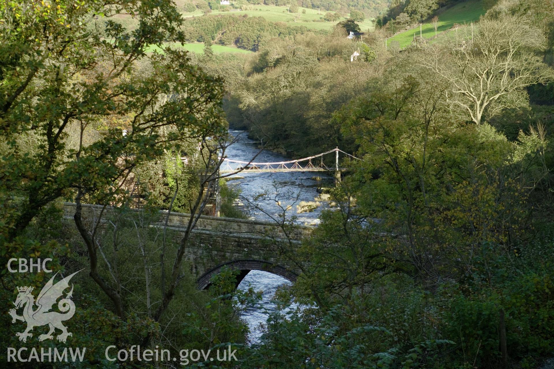 Kings bridge & chainbridge from west.