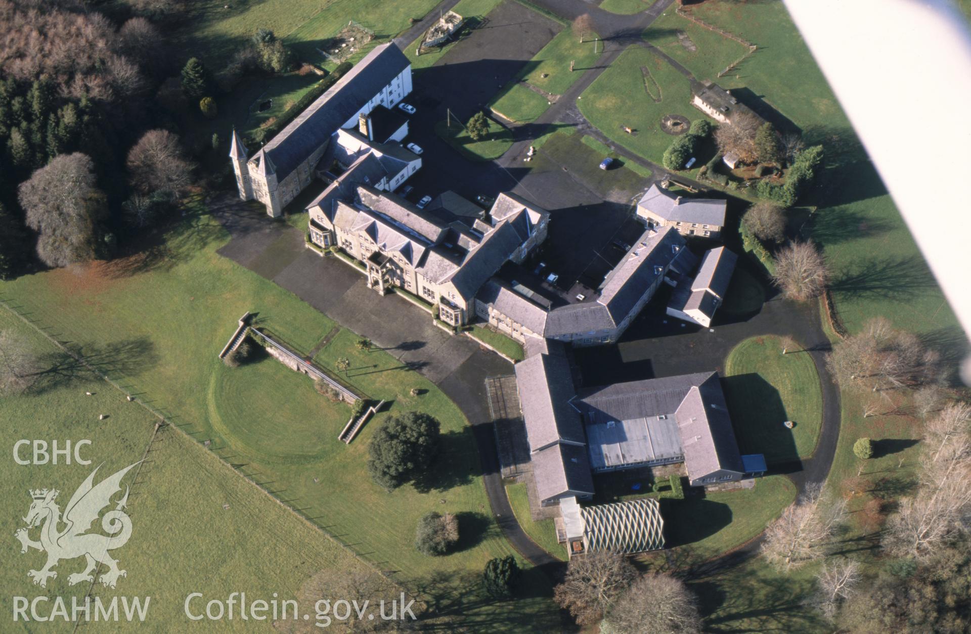 RCAHMW colour oblique aerial photograph of Highmead, Llanybydder, taken by Toby Driver on 15/11/2002