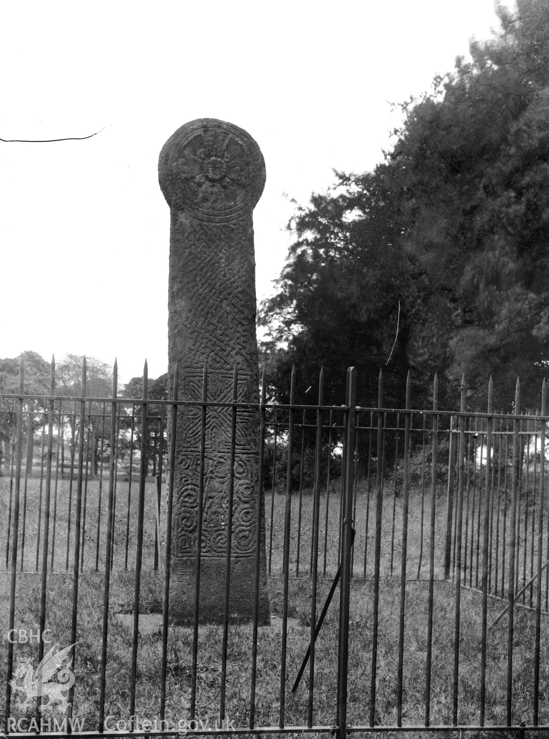 Black and white photo showing Maen Chwyfan.
