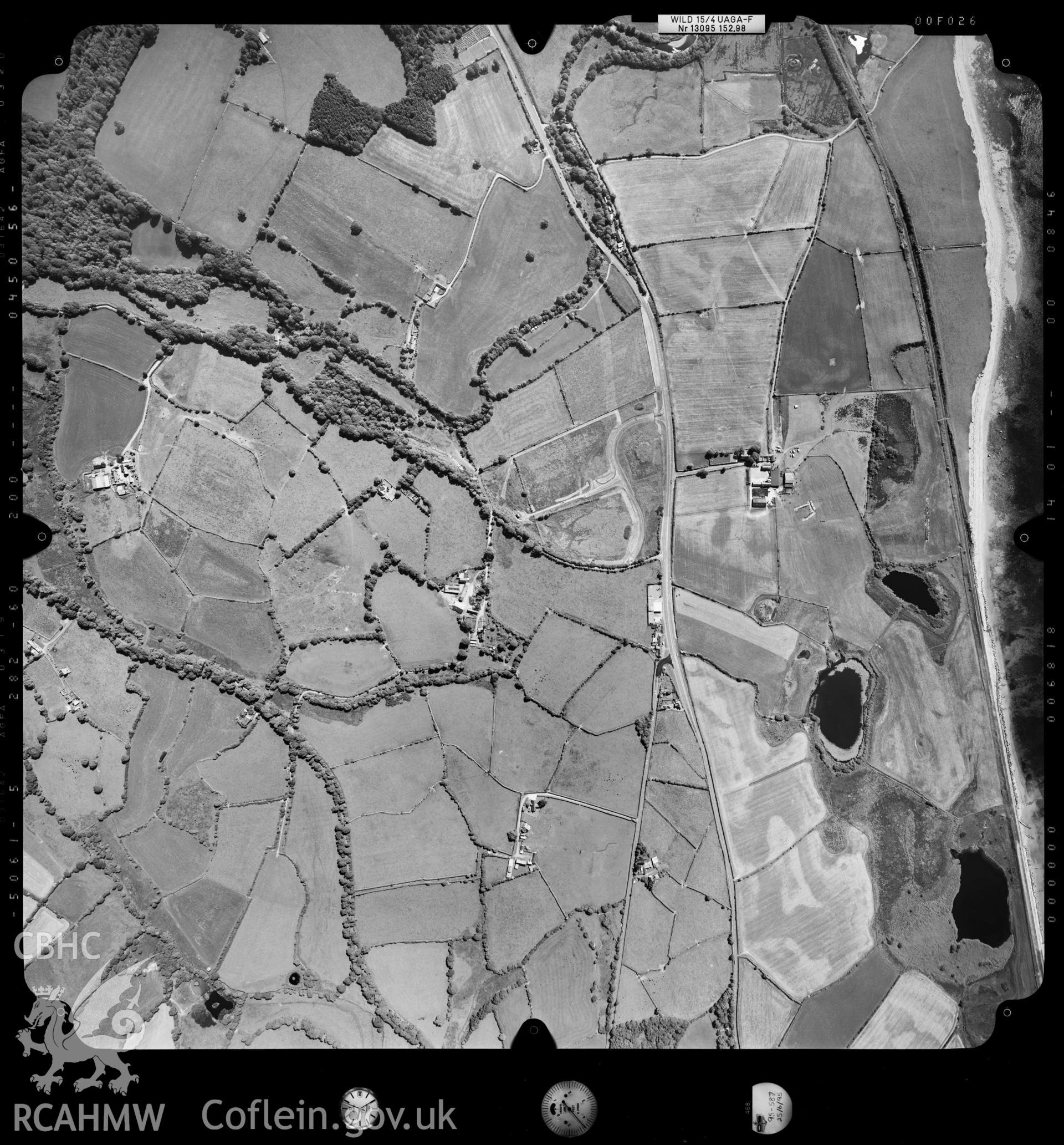 Digitized copy of an aerial photograph showing the South Lleyn area, taken by Ordnance Survey, 1995.