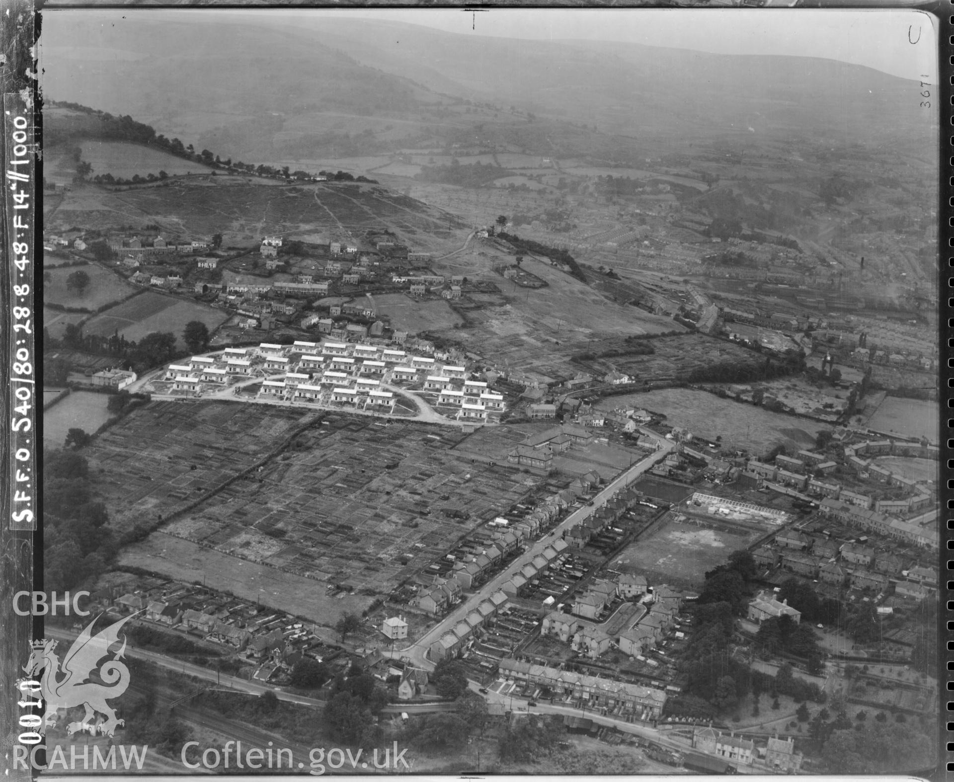 Black and white aerial photograph centred on Pontypool taken by the RAF on 28/08/1948