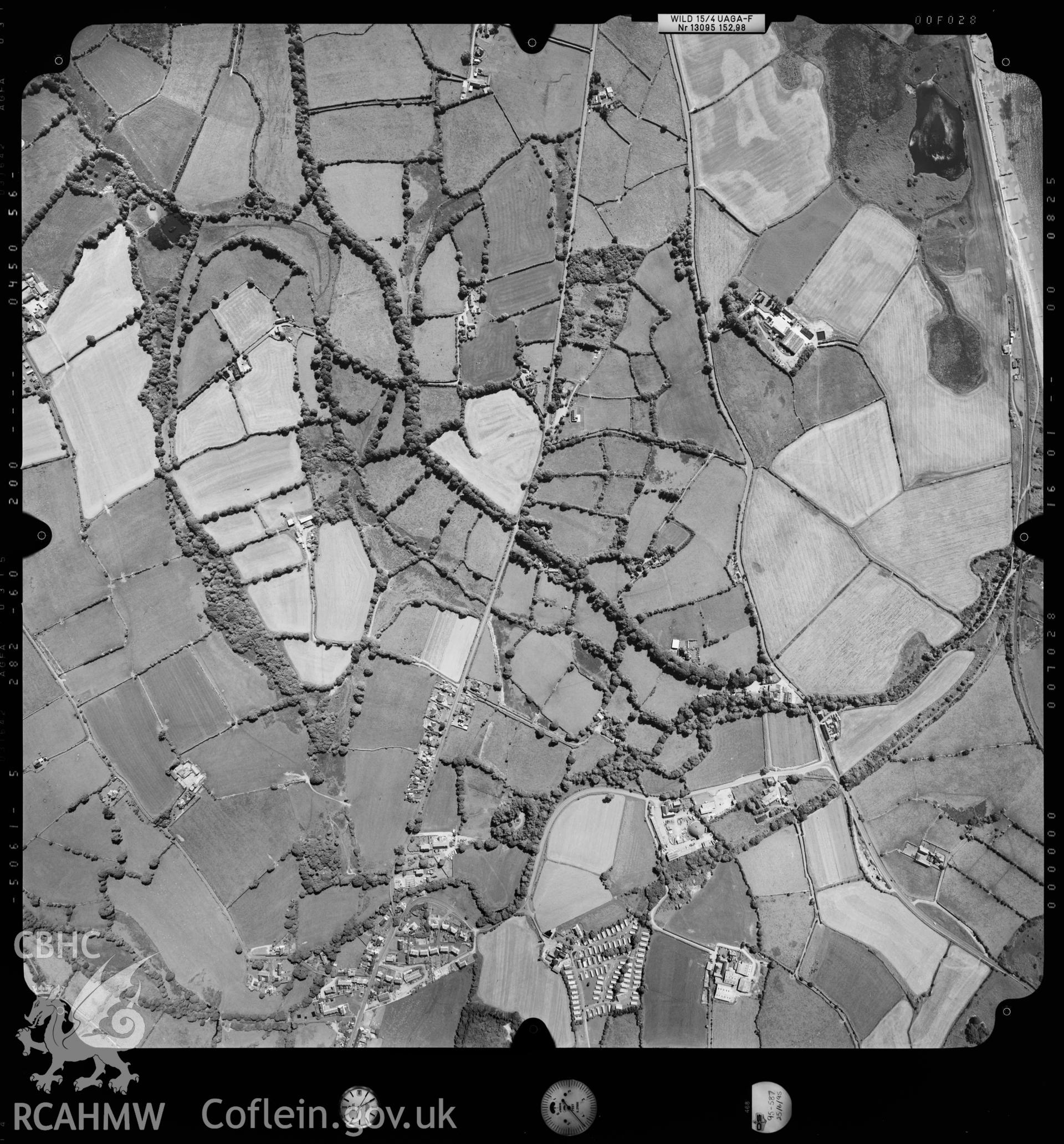 Digitized copy of an aerial photograph showing the South Lleyn area, taken by Ordnance Survey, 1995.