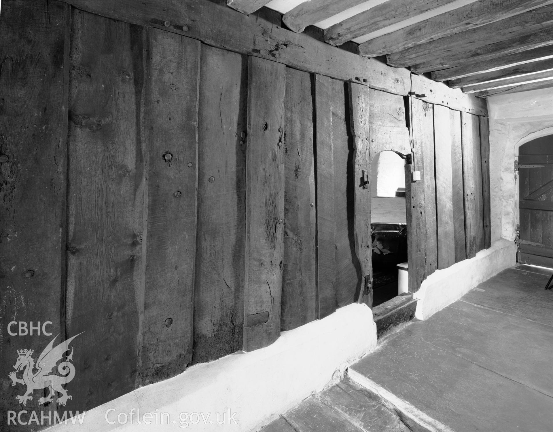 Interior partition at Bryn yr Odyn.