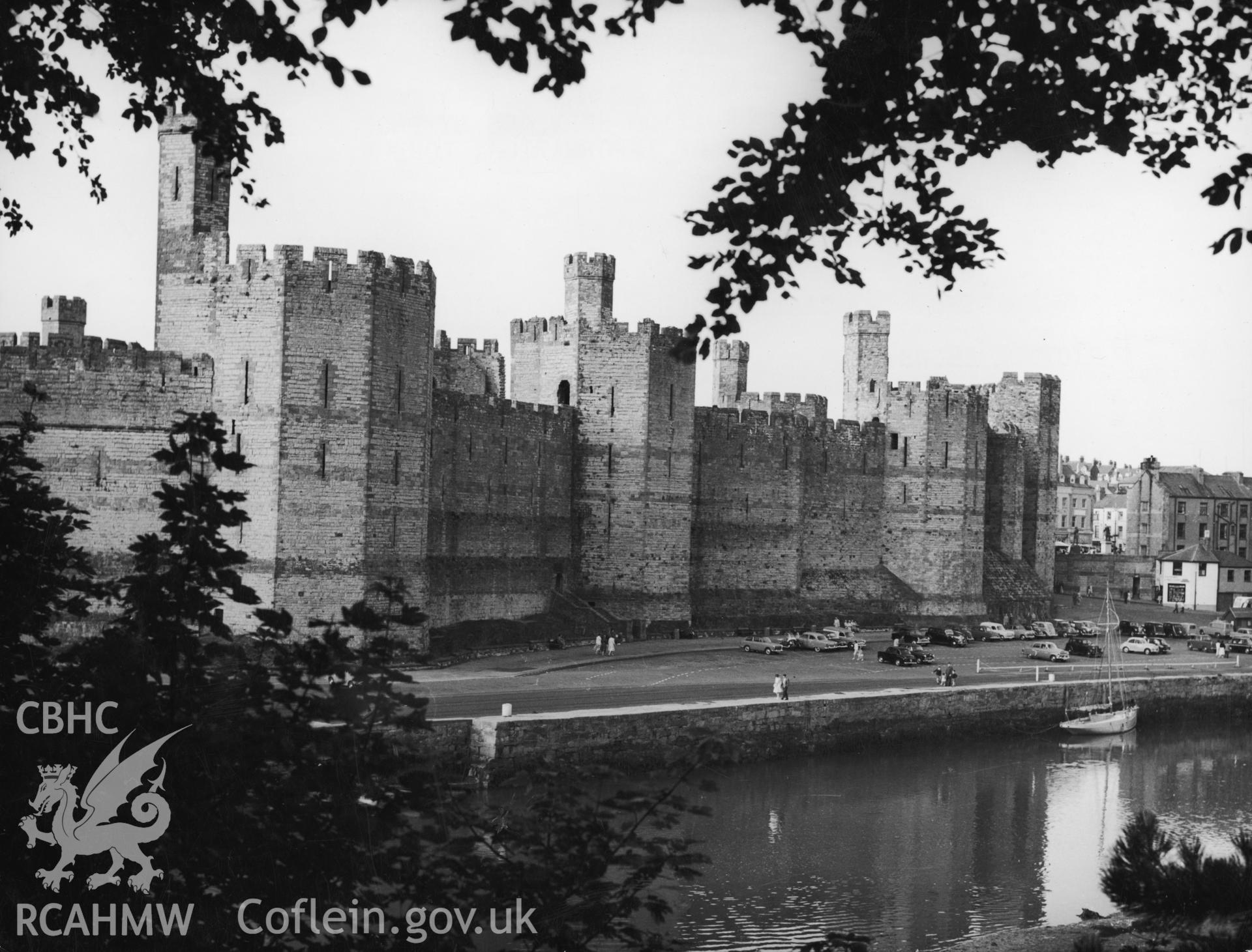 1 b/w print showing view of Caernarfon castle, collated by the former Central Office of Information.