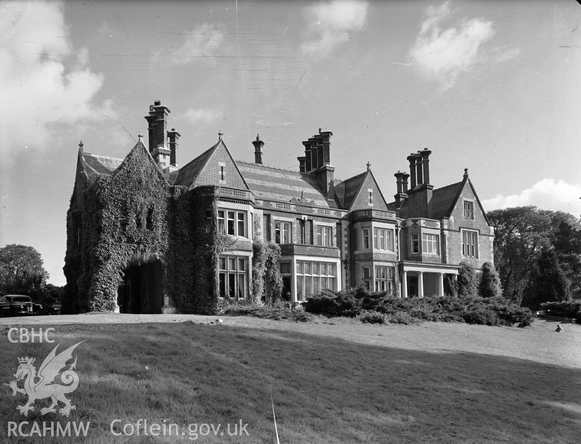 A view of a 16th century country house that underwent early 19th Century gothicization and extension