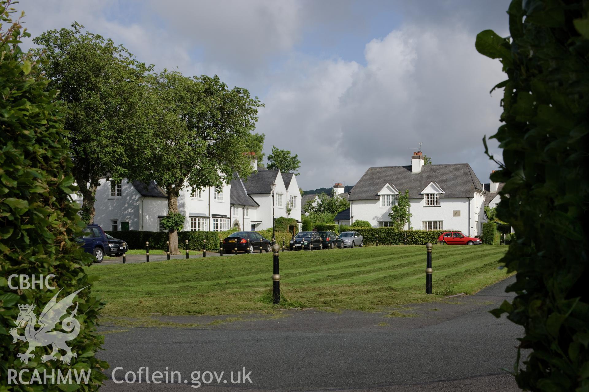 Y Groes, view across green from south east.