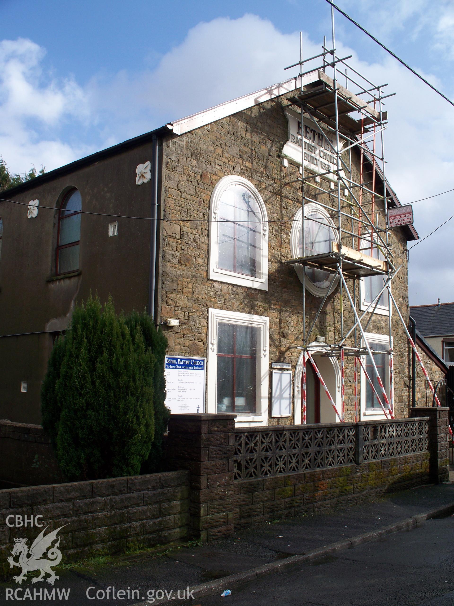 West gable front & north side.