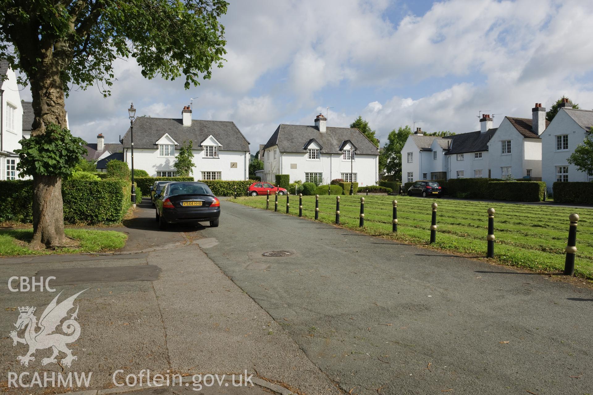 Y Groes, view across green from south.