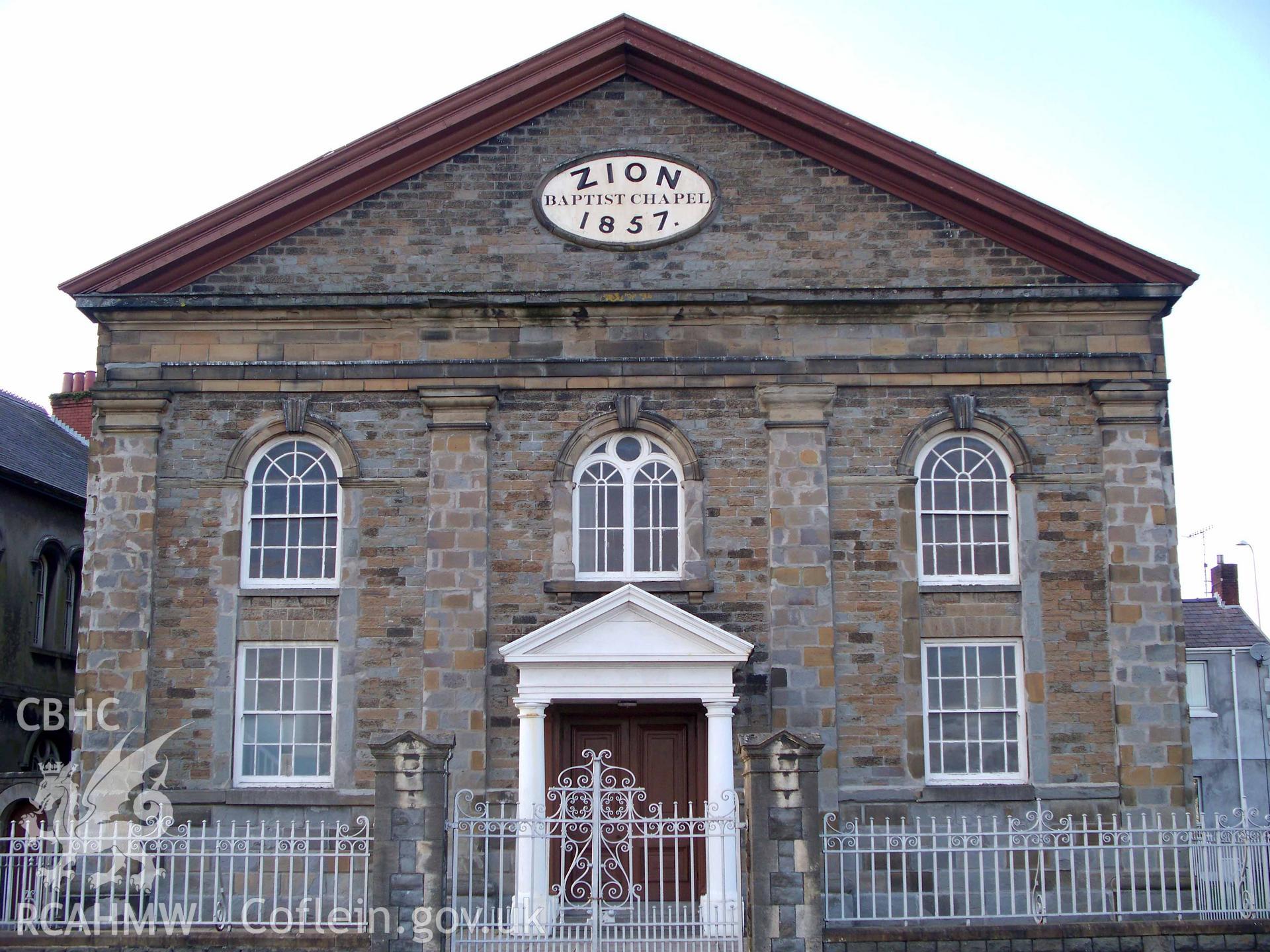 Main SE Park Street gable-front.
