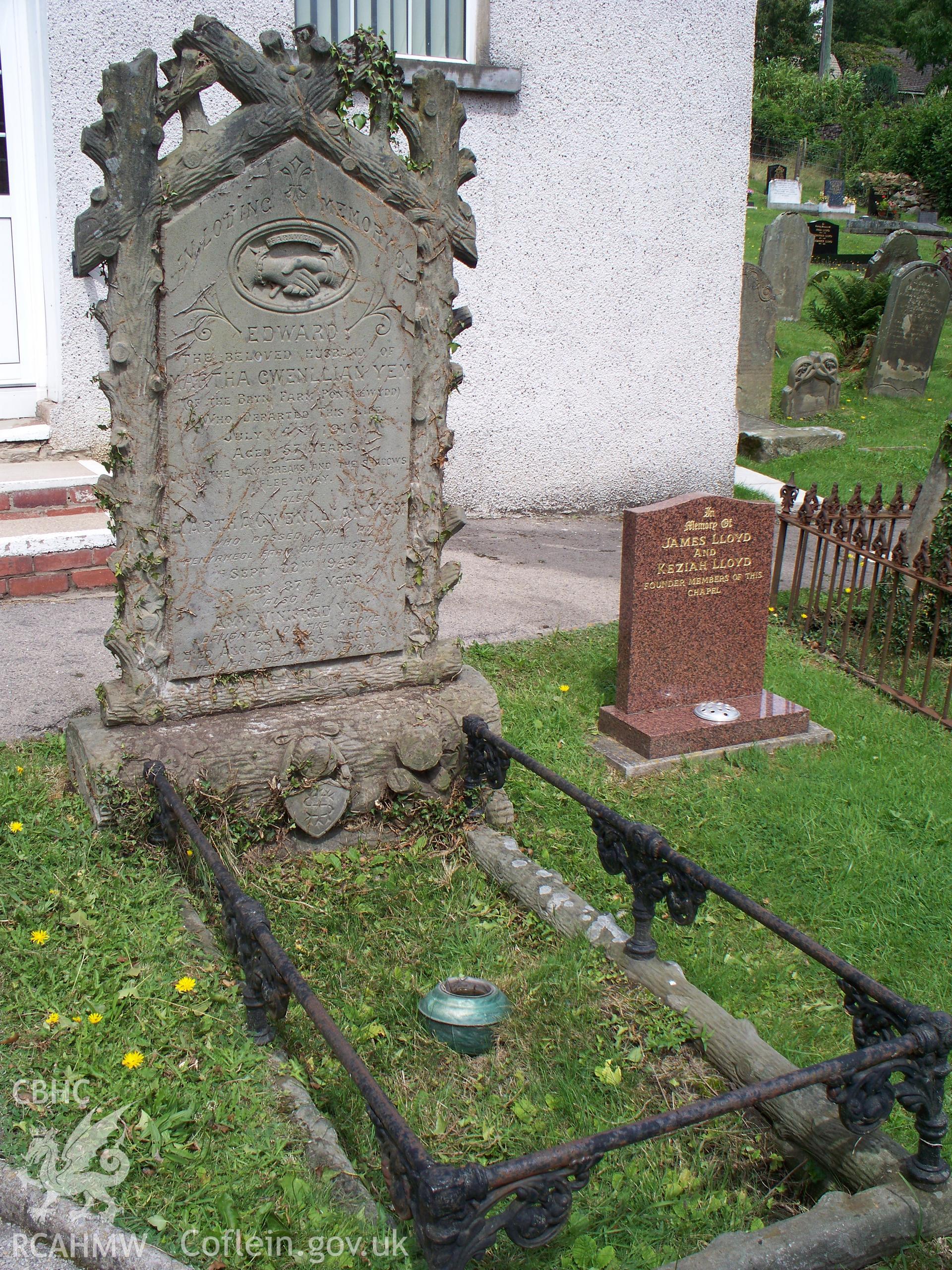 1910 Gravestone of Edward Yem of Bryn Farm, Pontnewydd.