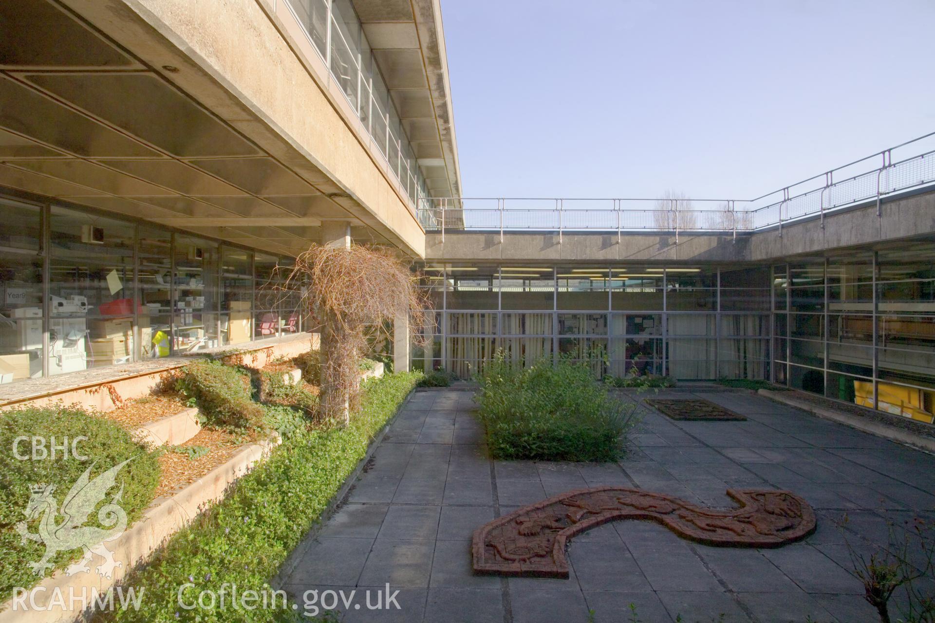 Courtyard, Unit 5 Level 1