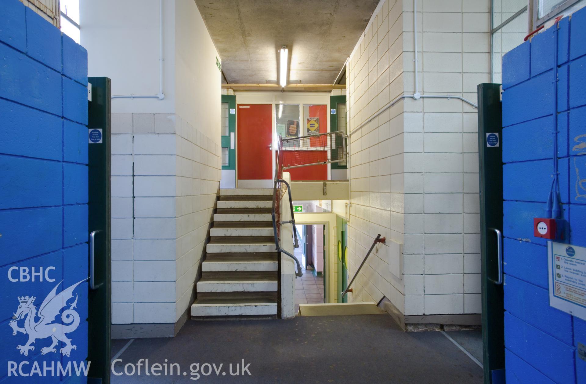 Connecting stairways between levels