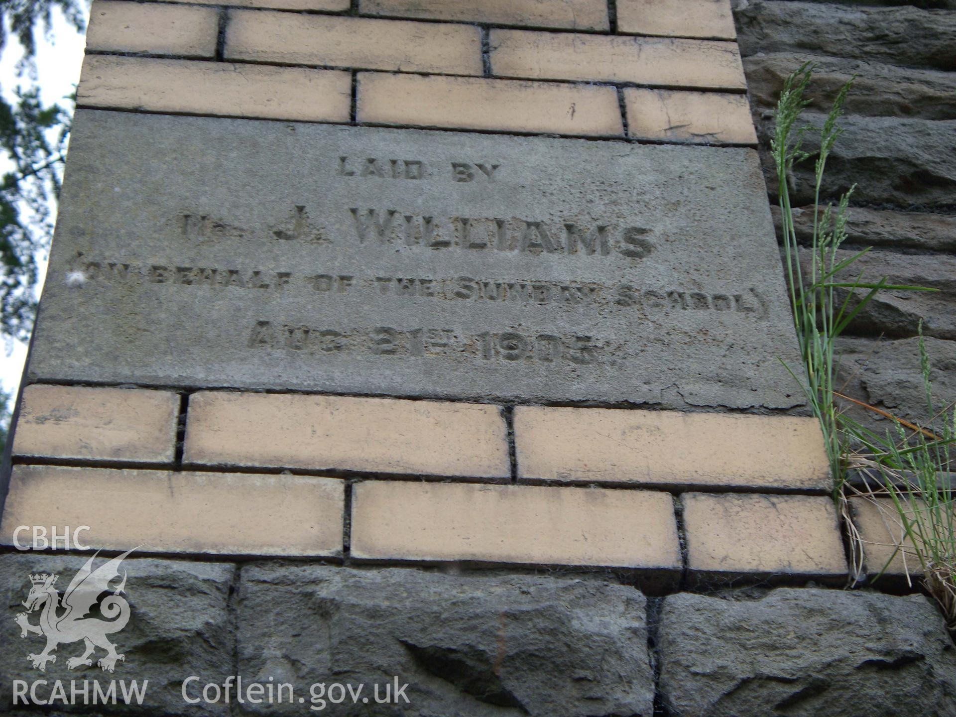 S. plaque 'LAID BY MRS J WILLIAMS (ON BEHALF. S. SCHOOL) AUG 21 1905.