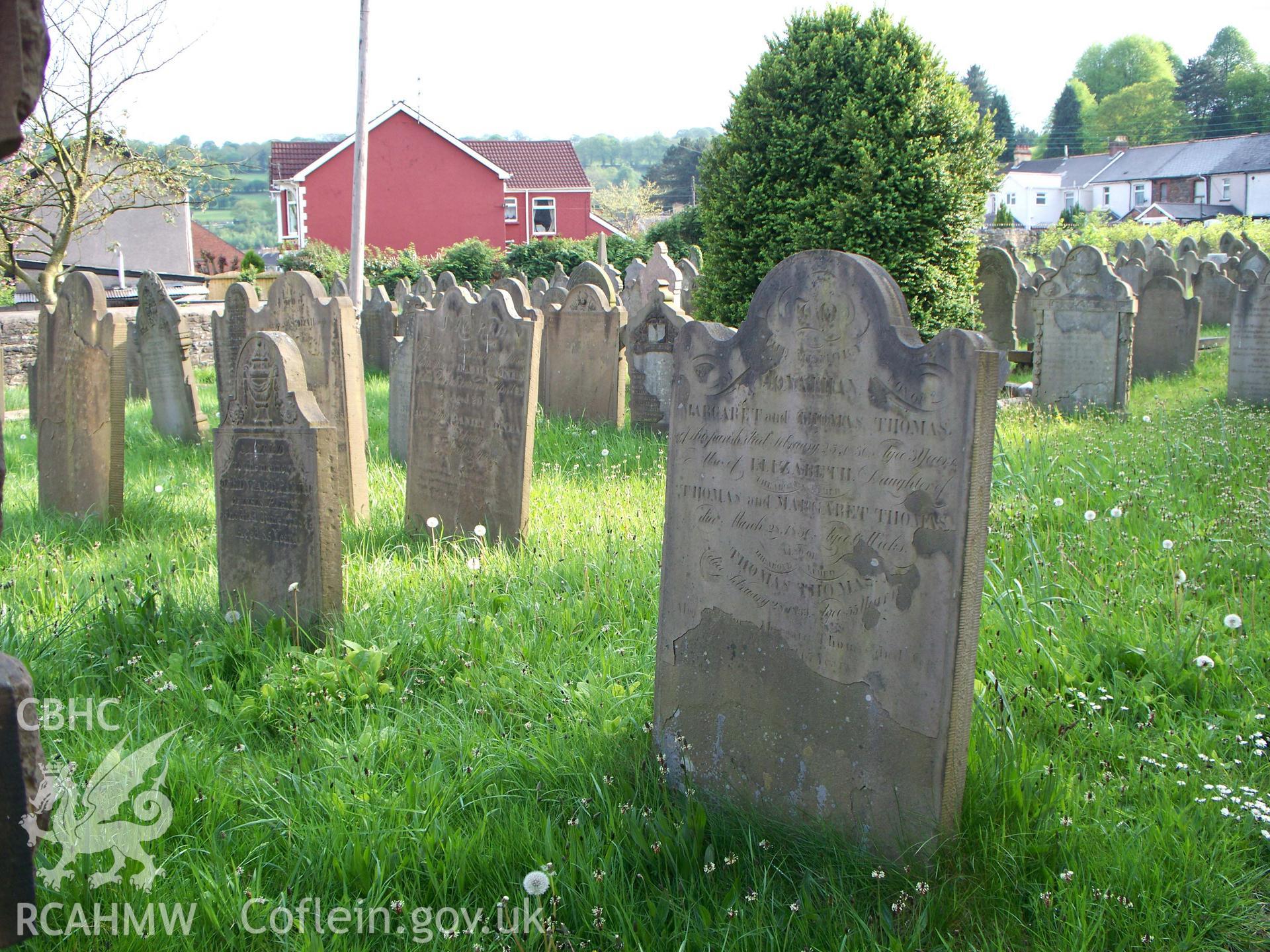 Gravestone to Margaret and Thomas Thomas.